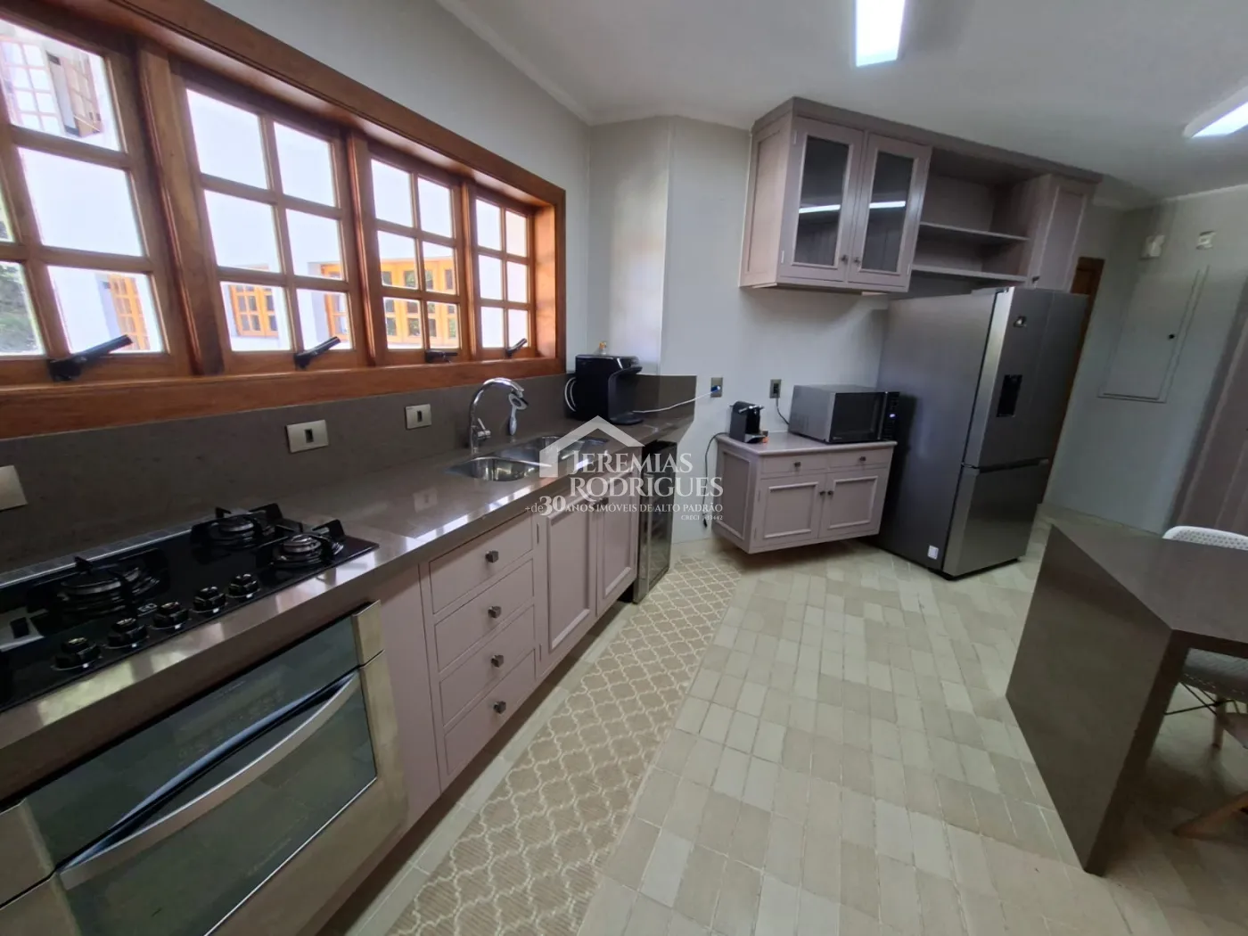 Apartamento à venda com 4 suítes, 171 m² no Edifício Cottage em Campos do Jordão/SP