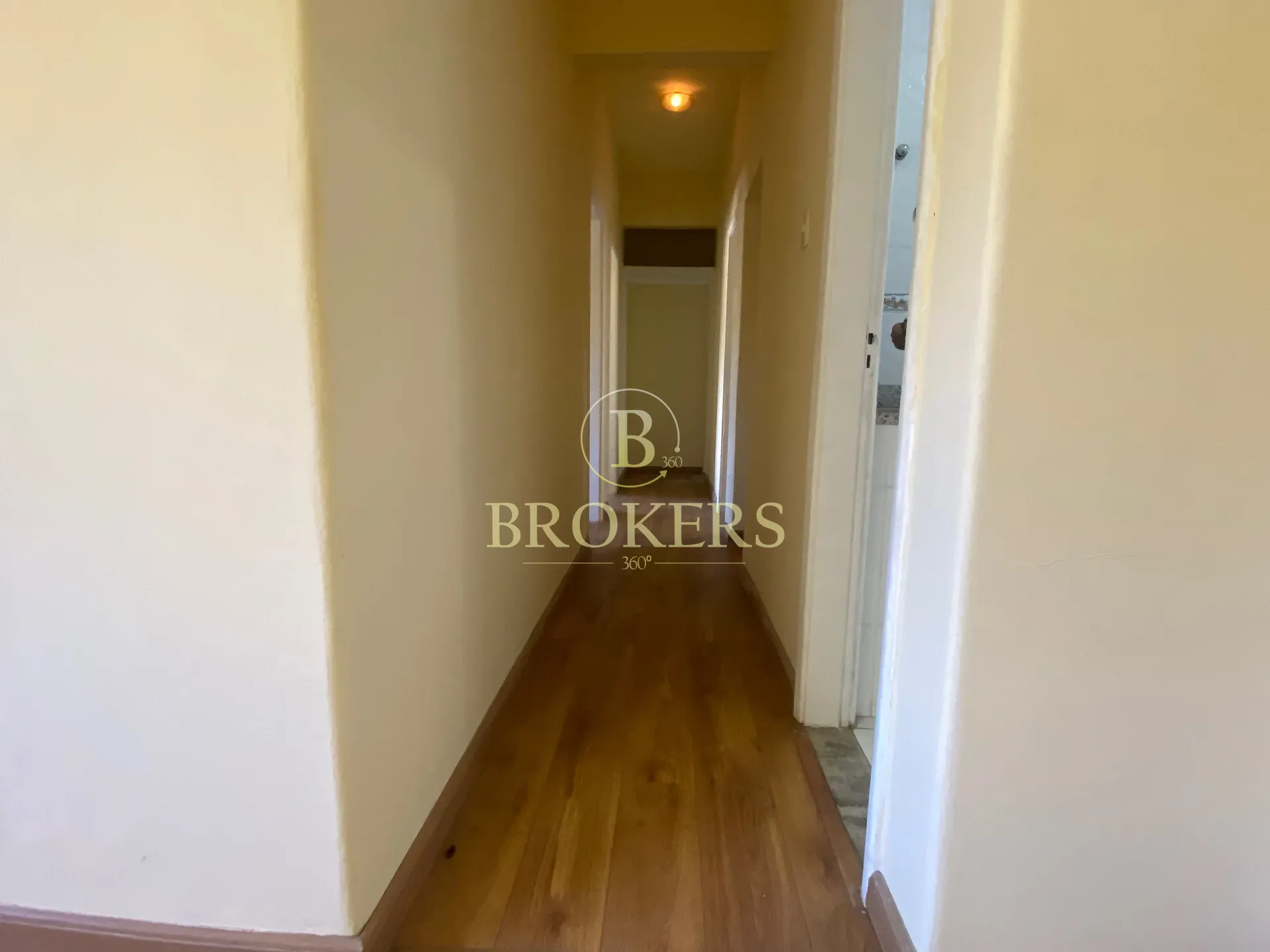 Apartamento autentico com sala ampla, 2 quartos e escritório à venda em Santa Teresa, localização c — foto 2