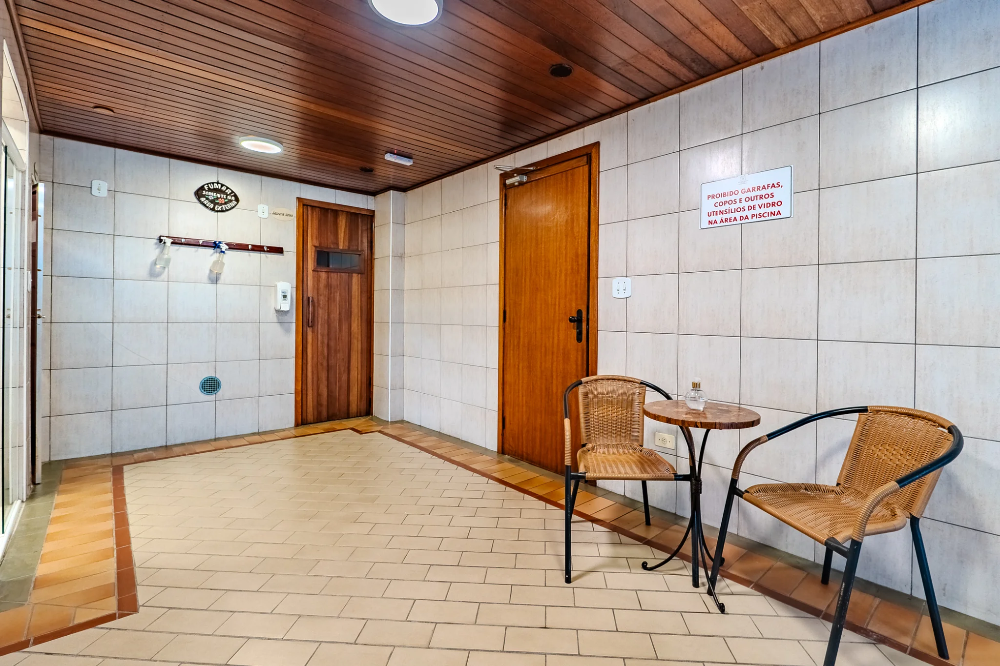 Hotel à venda com 53 apartamentos no Capivari em Campos do Jordão/SP. 