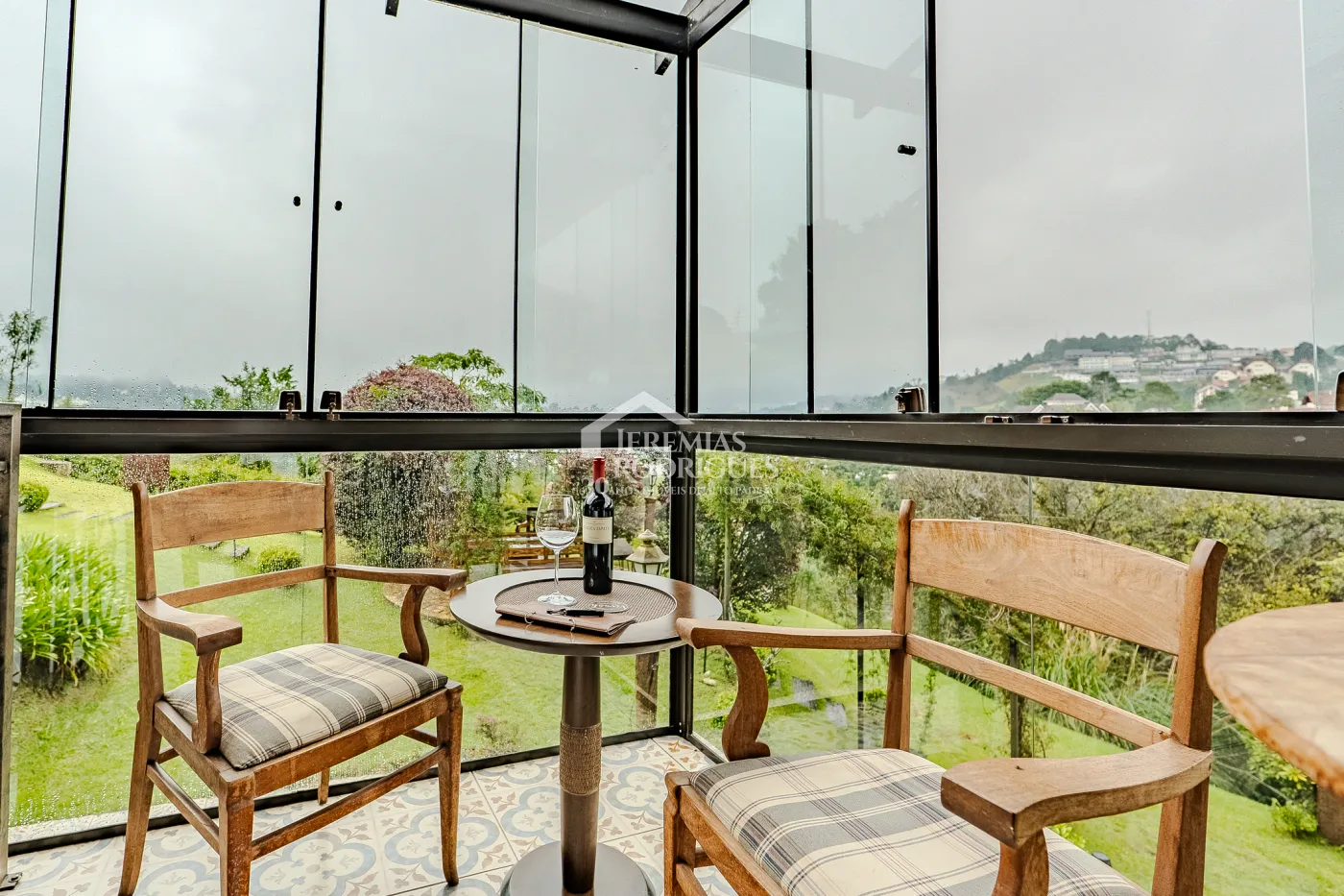 Pousada à venda com Exclusividade com 14 suítes no Casablanca Hotel Boutique em Campos do Jordão/SP