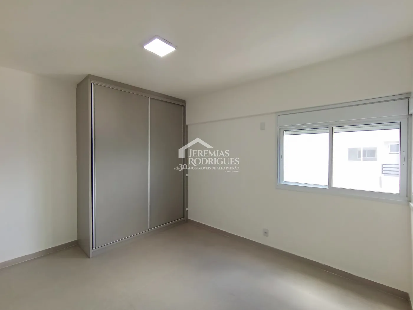 Apartamento à venda com 3 dormitórios, 119 m² no Edifício Residencial Elegance em Taubaté/SP.