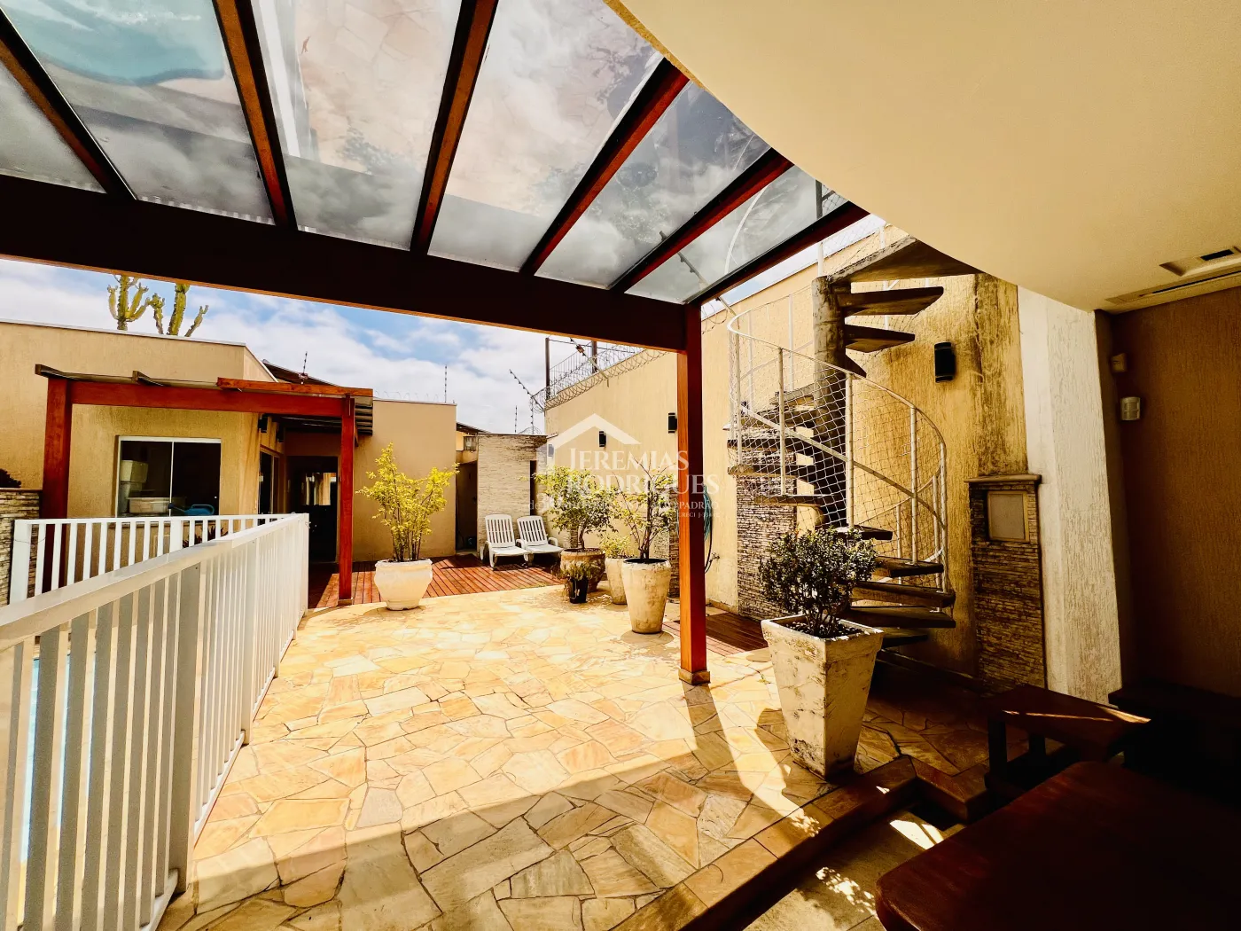 Casa com 4 dormitórios, 394 m² - Alto São Pedro - Taubaté/SP.