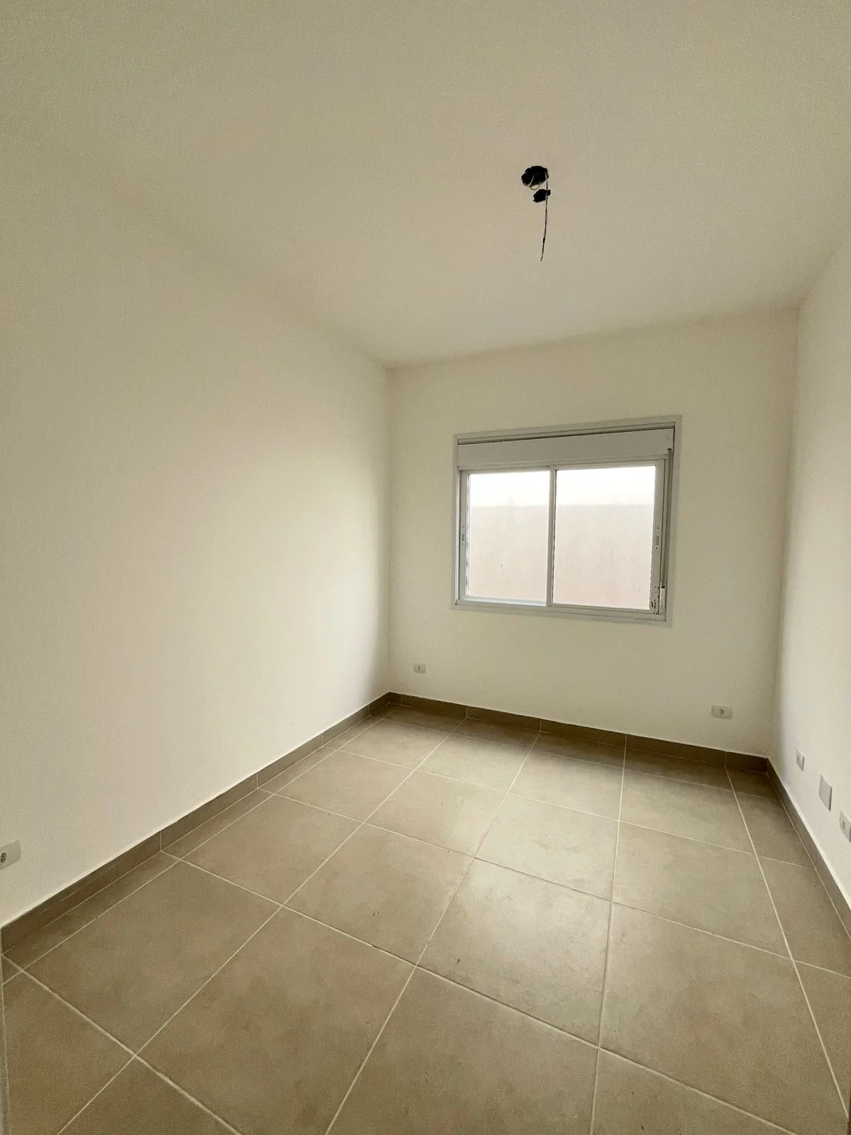 Casa à venda no Vita Village – 3 quartos, suíte, quintal 250 m² | Pindamonhangaba