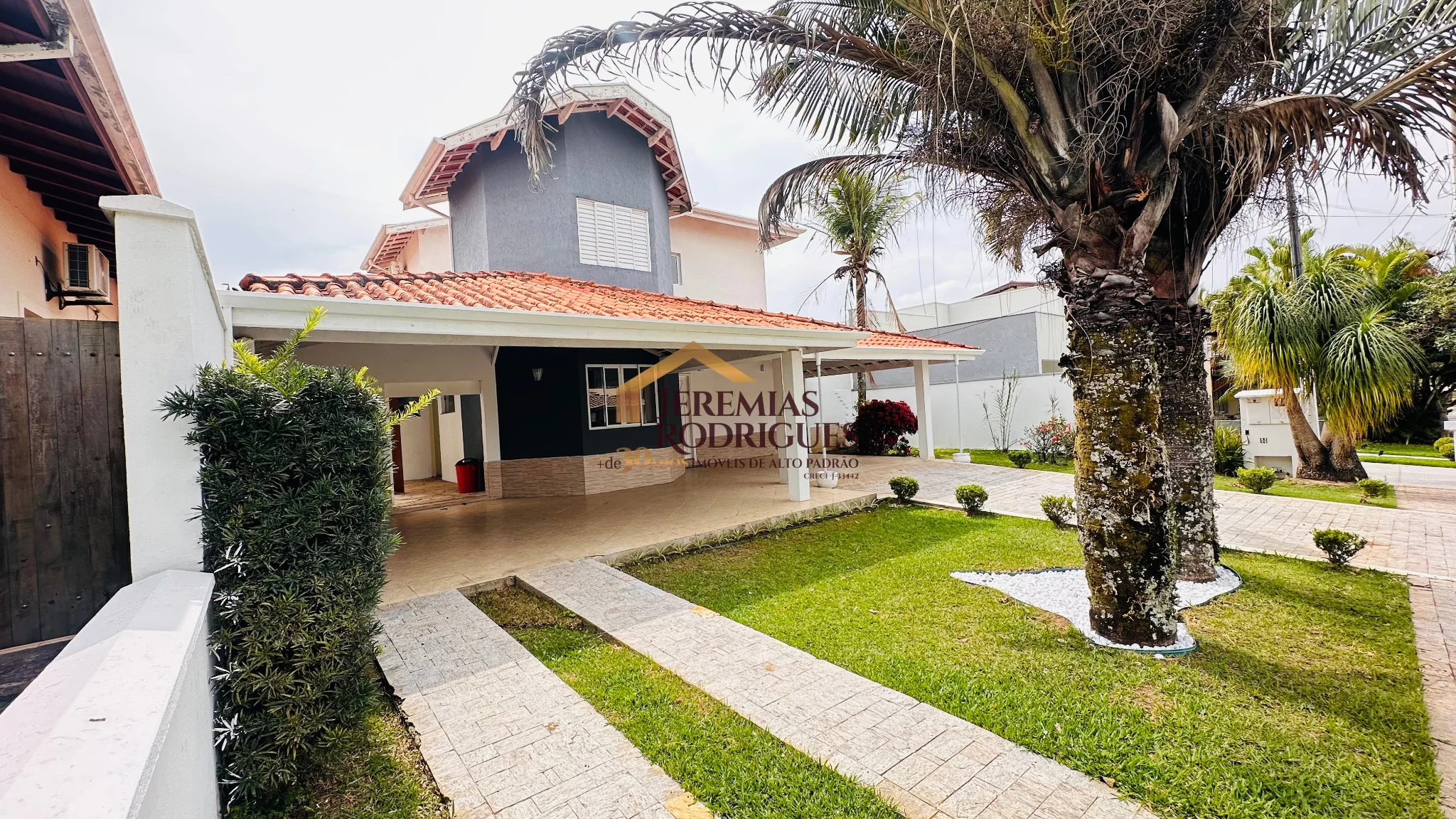 Casa para locação e venda no Condomínio Real Ville em Pindamonhangaba/SP.