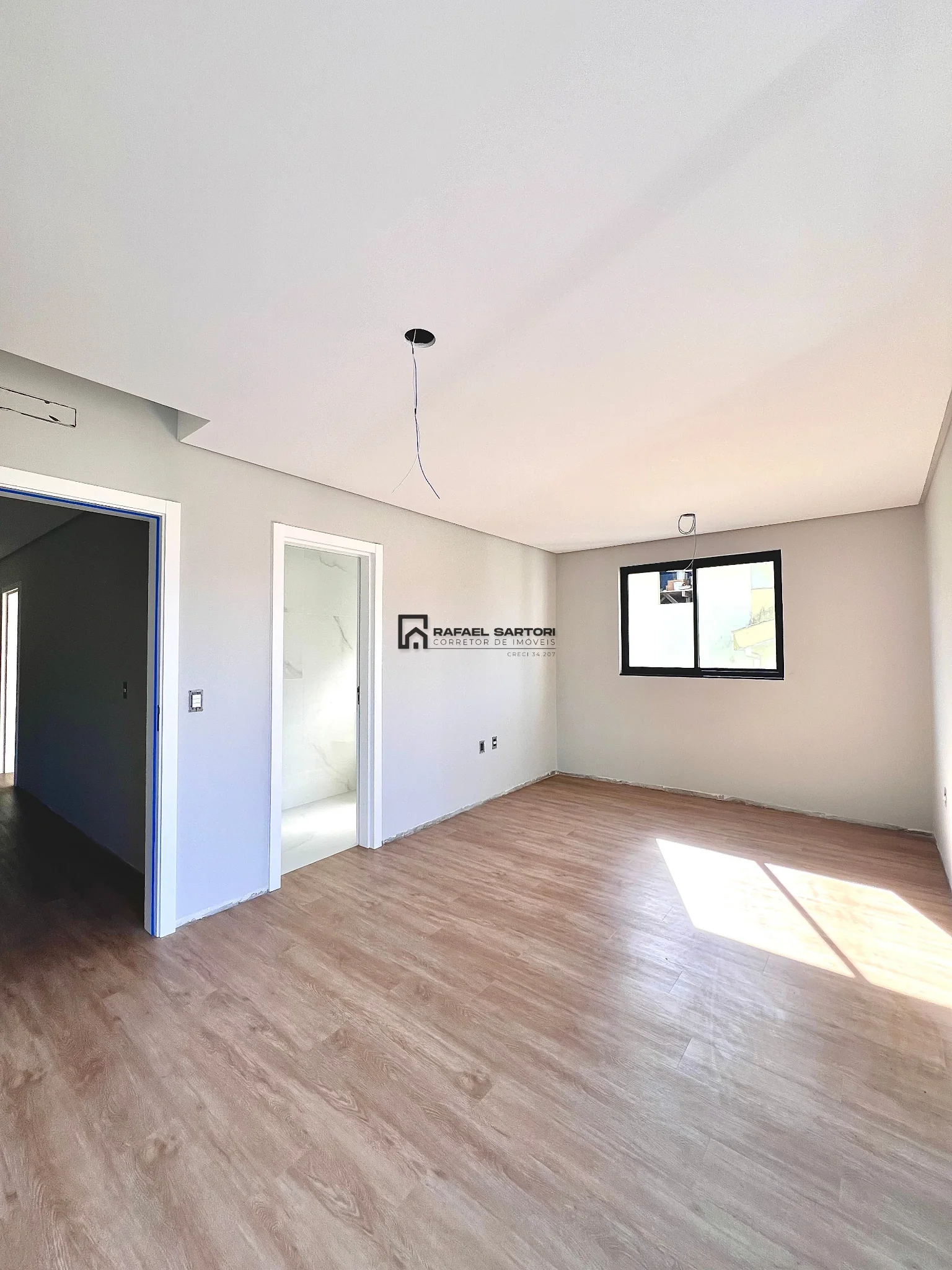 CASA COM 03 SUITES NO AMIZADE