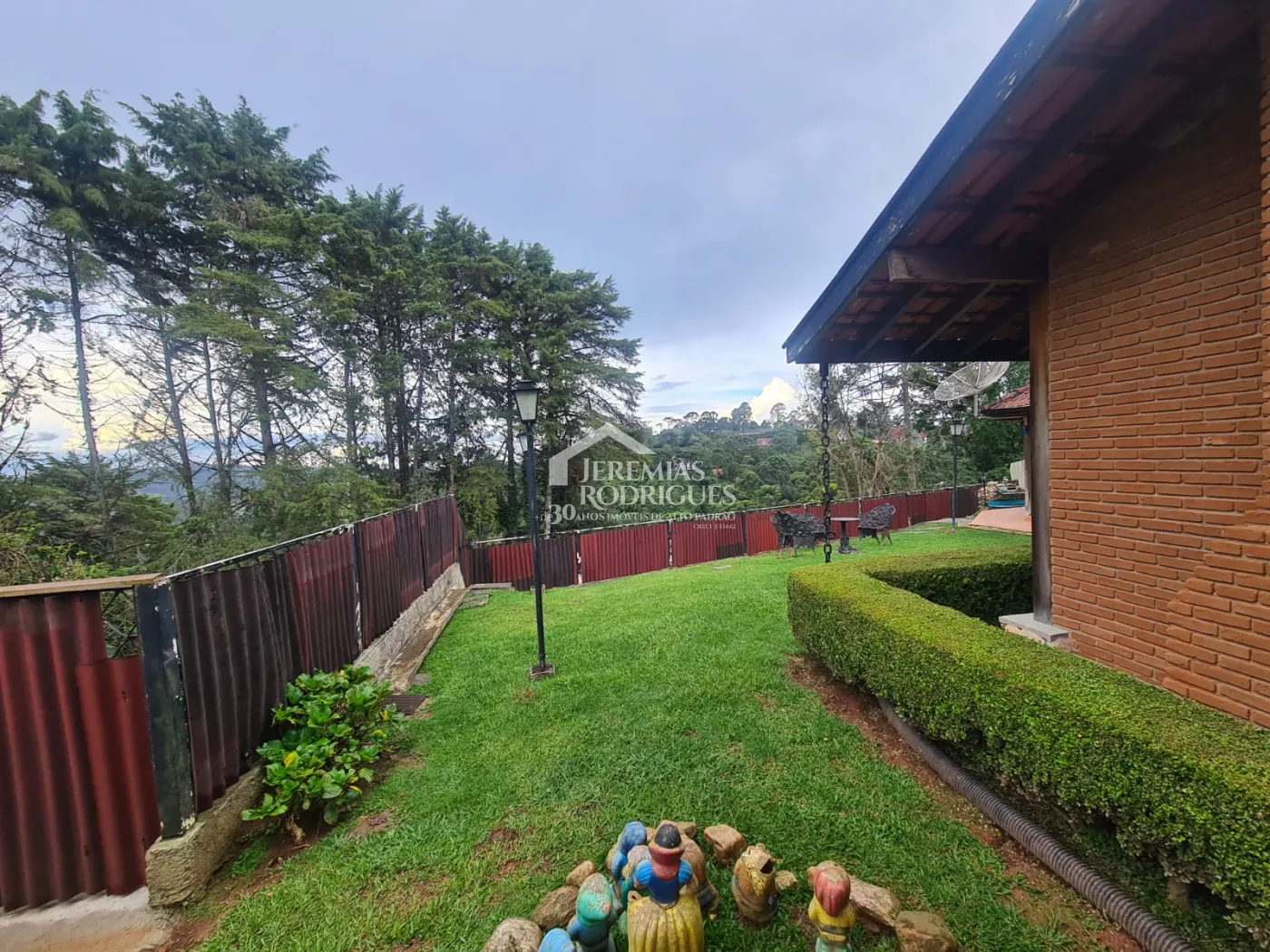 Casa com 4 dormitórios, 265 m² -  Alto do Capivari - Campos do Jordão /SP