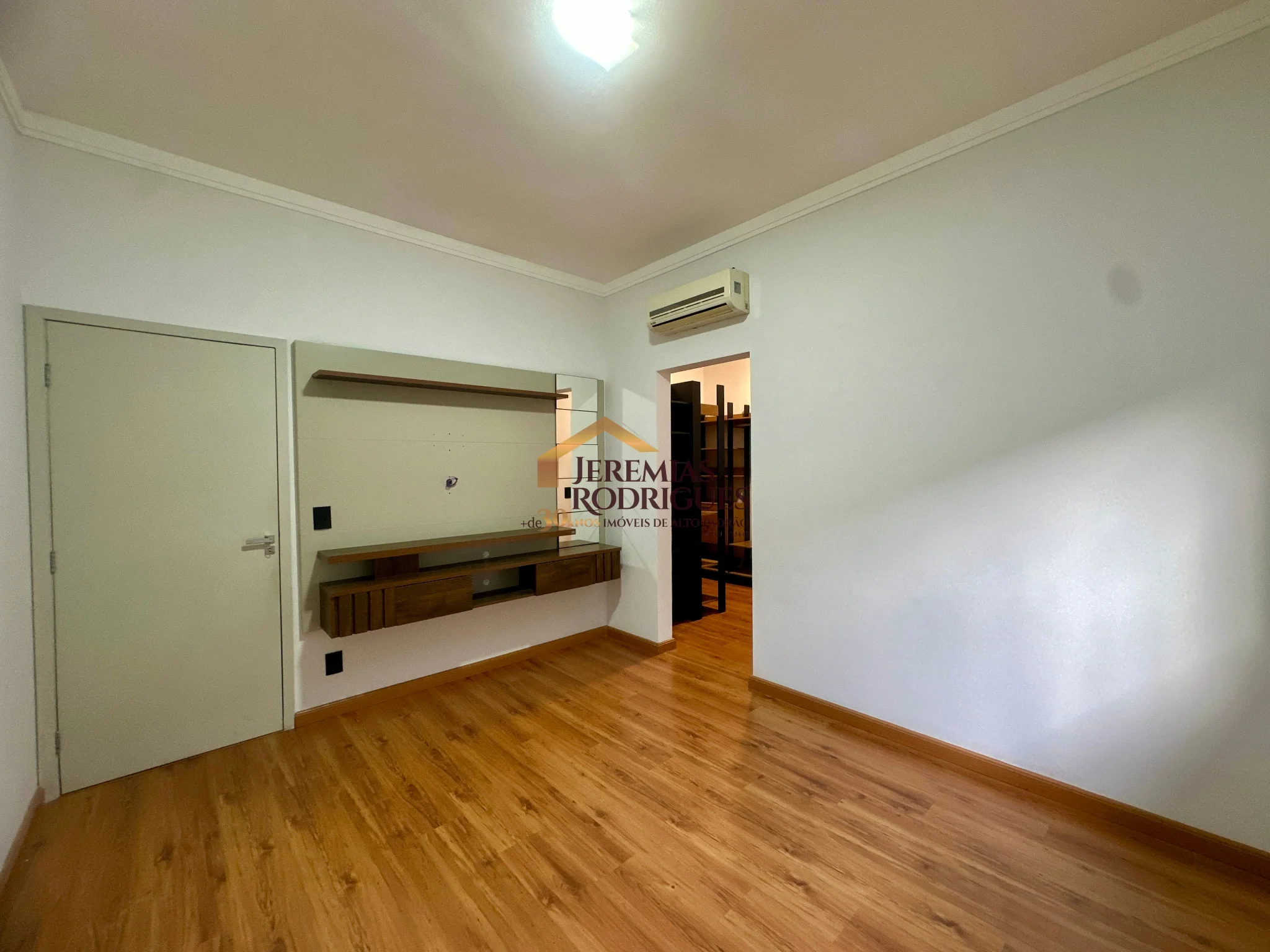 Casa para venda e locação no Condomínio Residencial Verdes Vales em Taubaté/SP.