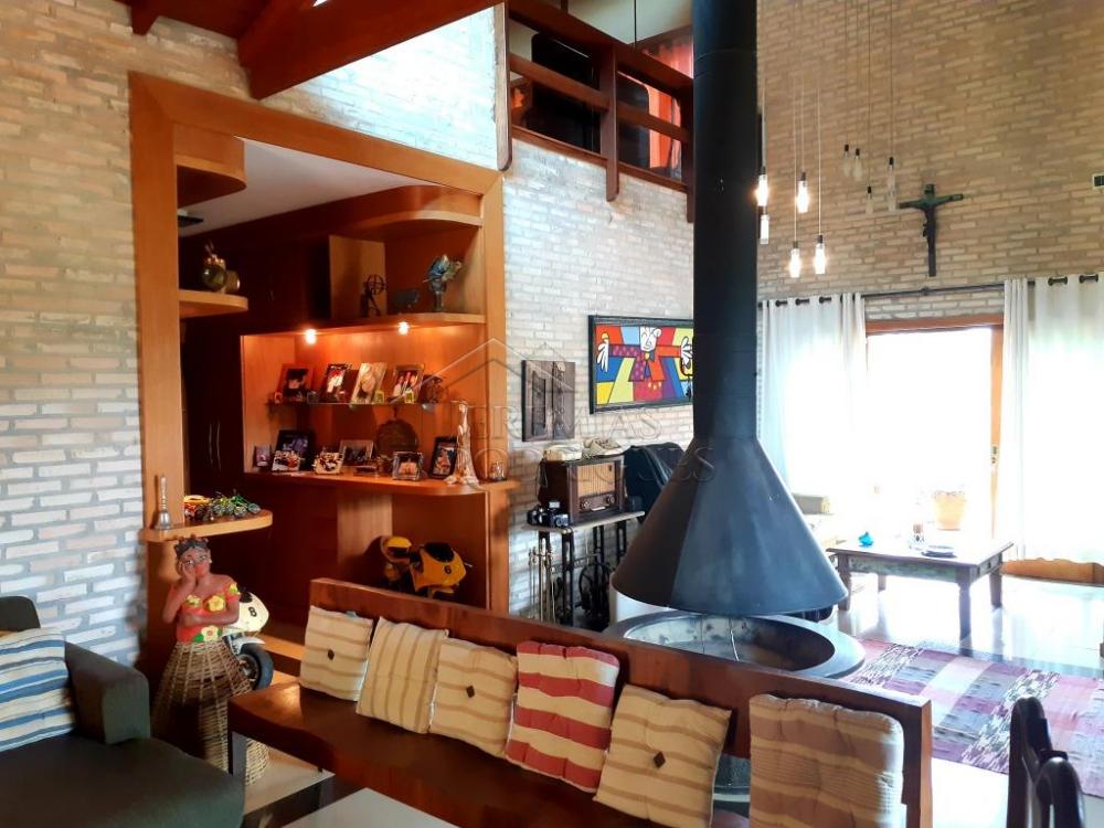 Casa à venda com 6 dormitórios no Condomínio Chácaras Cataguá em Taubaté/SP.