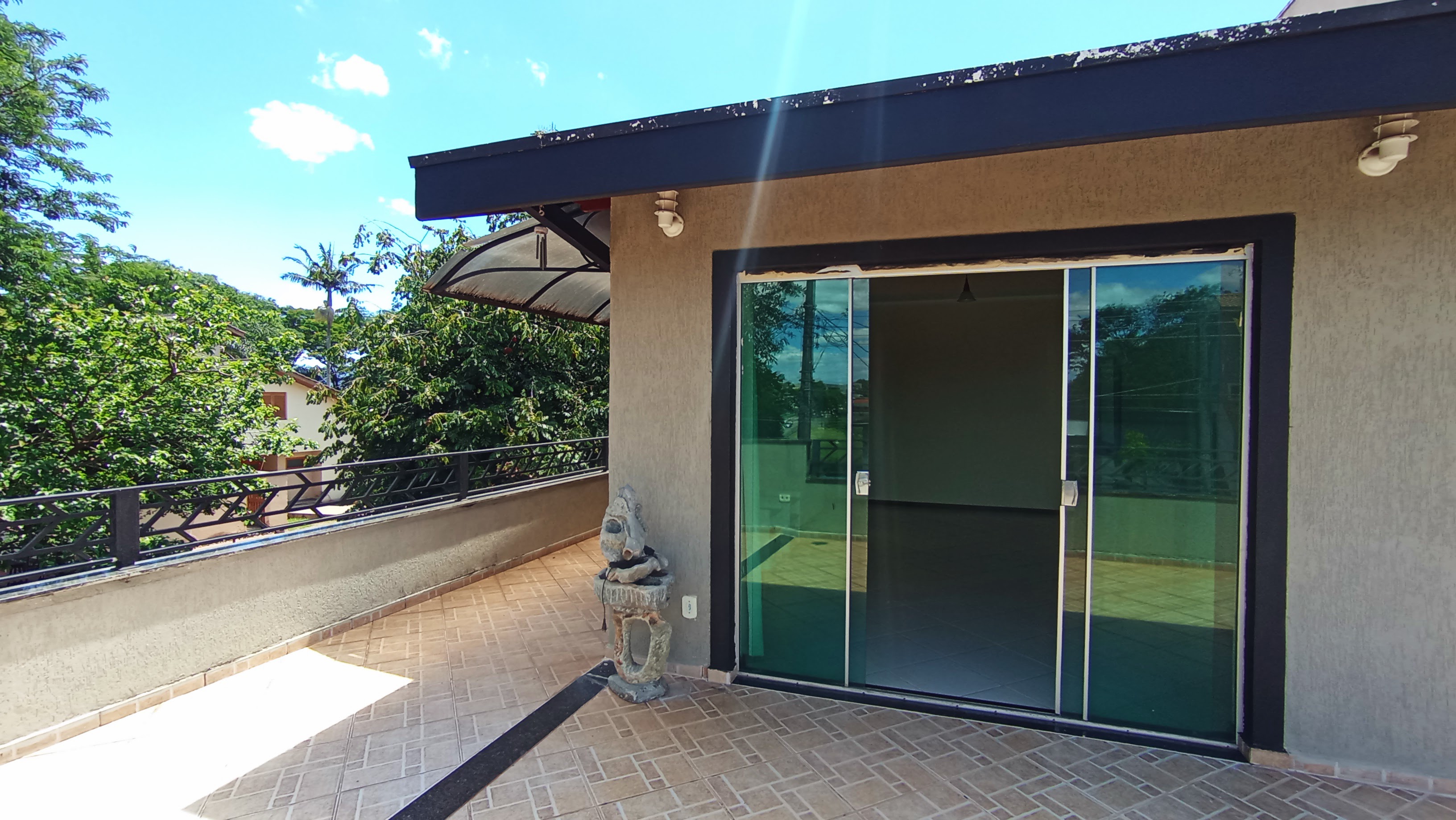 Casa para venda e locação com 3 dormitórios no Condomínio Vale dos Príncipes em Taubaté/SP.