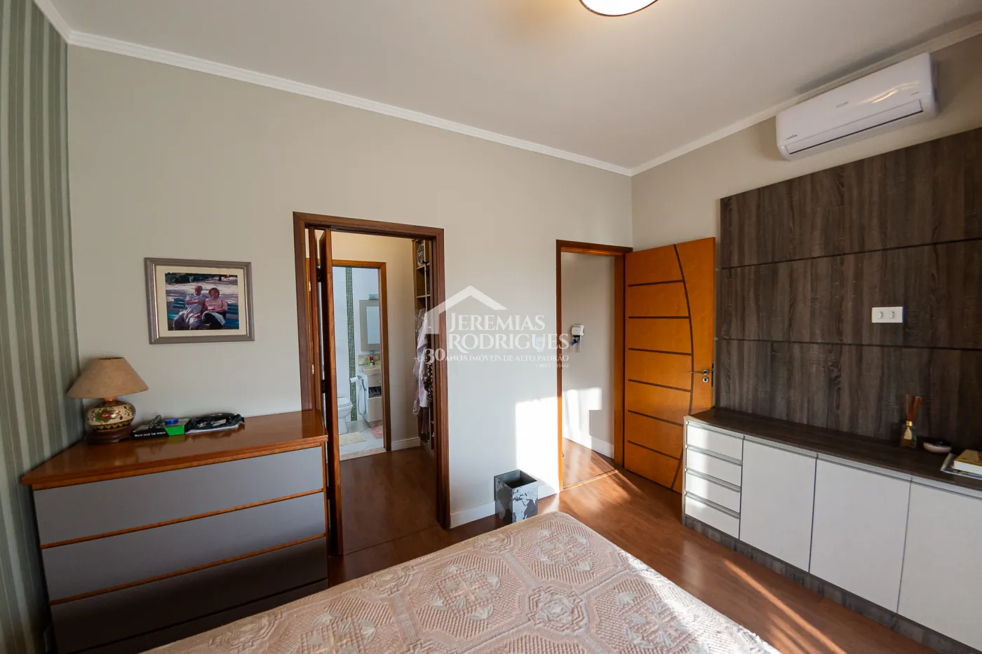 Casa à venda no Condomínio Colonial Village I em Pindamonhangaba/SP