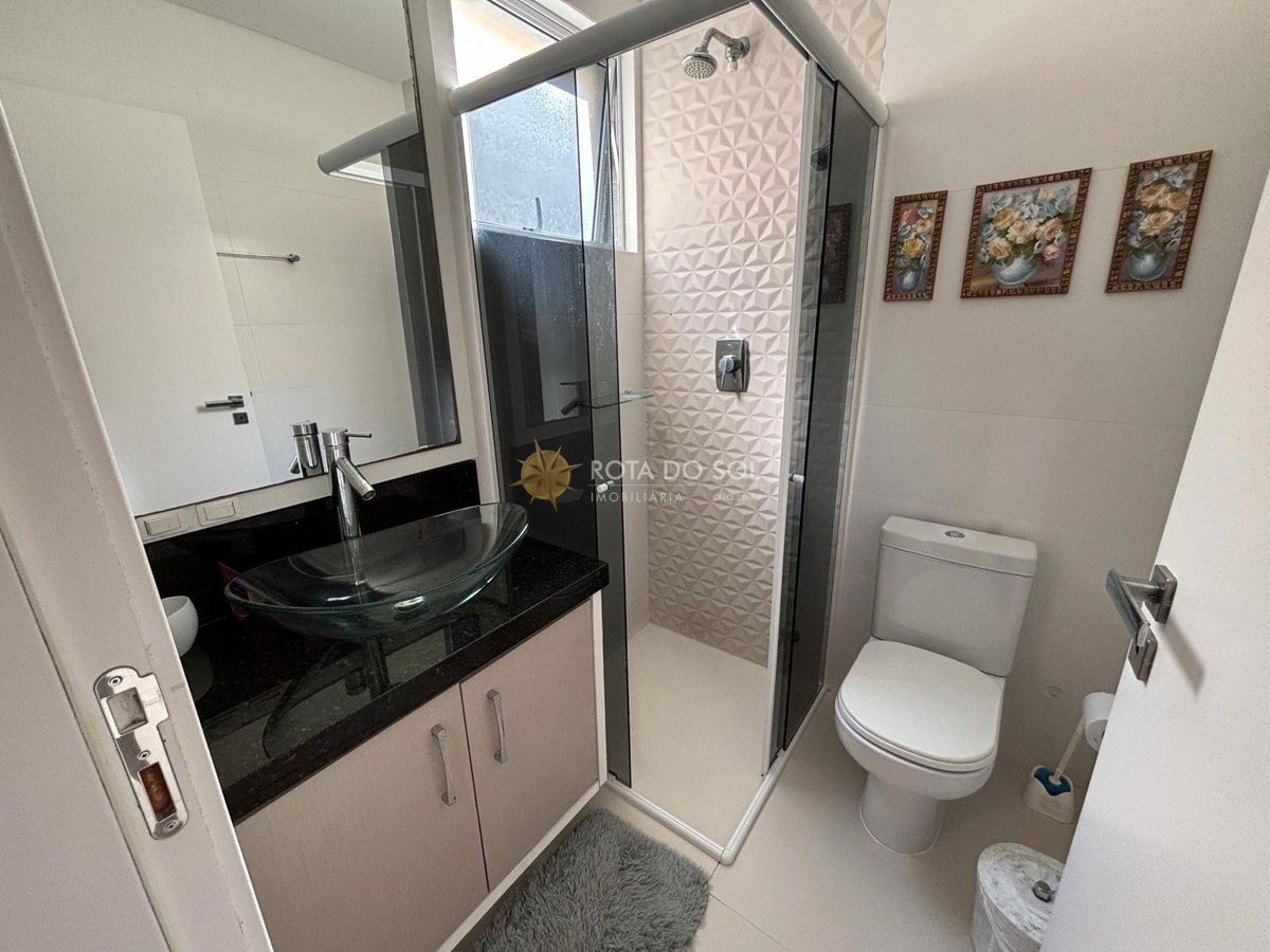 Residencial Salinas Apartamento Quadra Mar 4 Suítes em Meia Praia Itapema SC