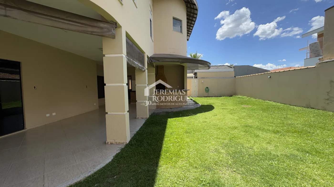 Casa para venda e locação com 4 dormitórios no Condomínio Real Ville I em Pindamonhangaba/SP.