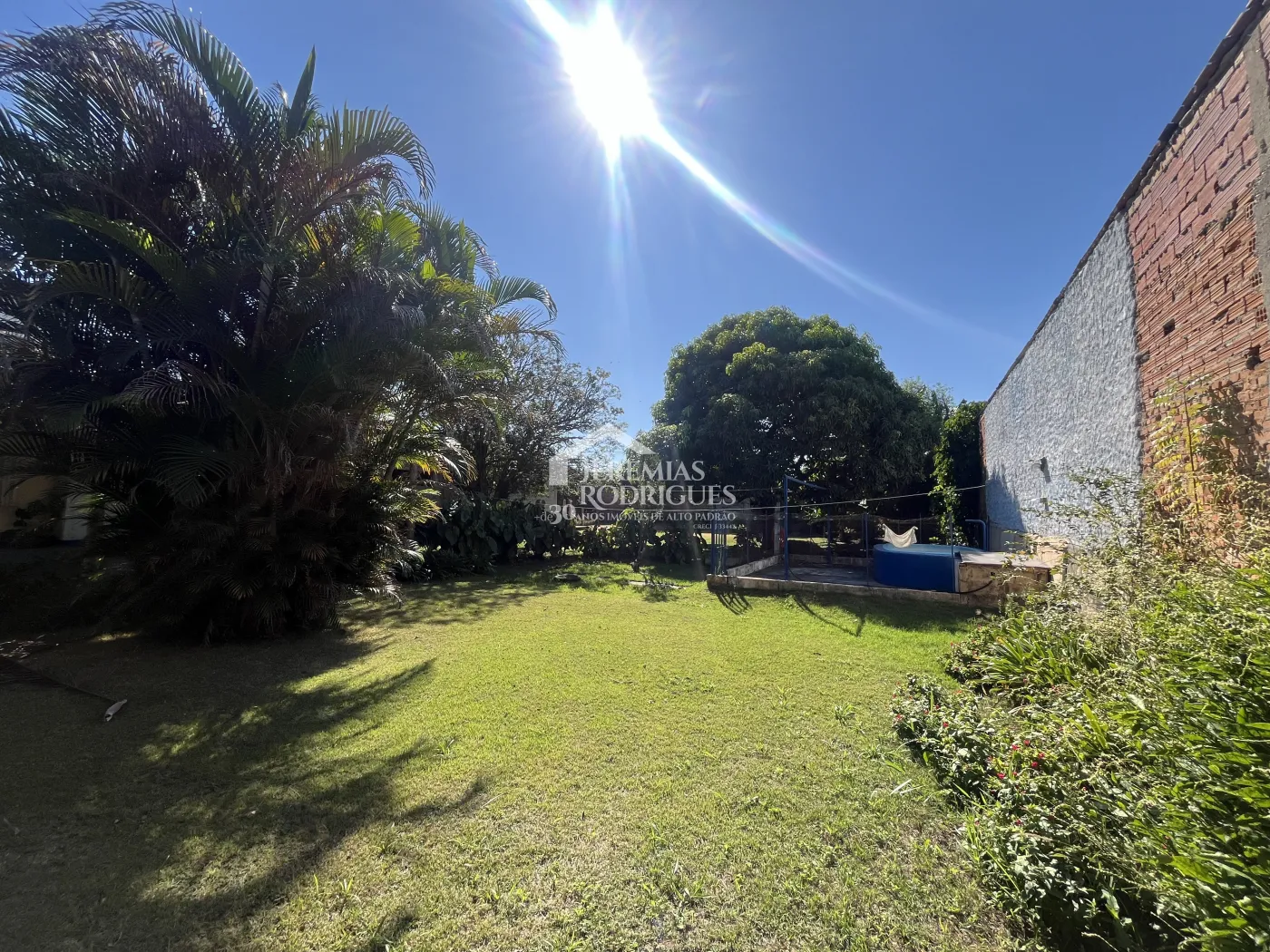 Terreno com 1.800 m² no bairro Campo Alegre em Pindamonhangaba/SP.