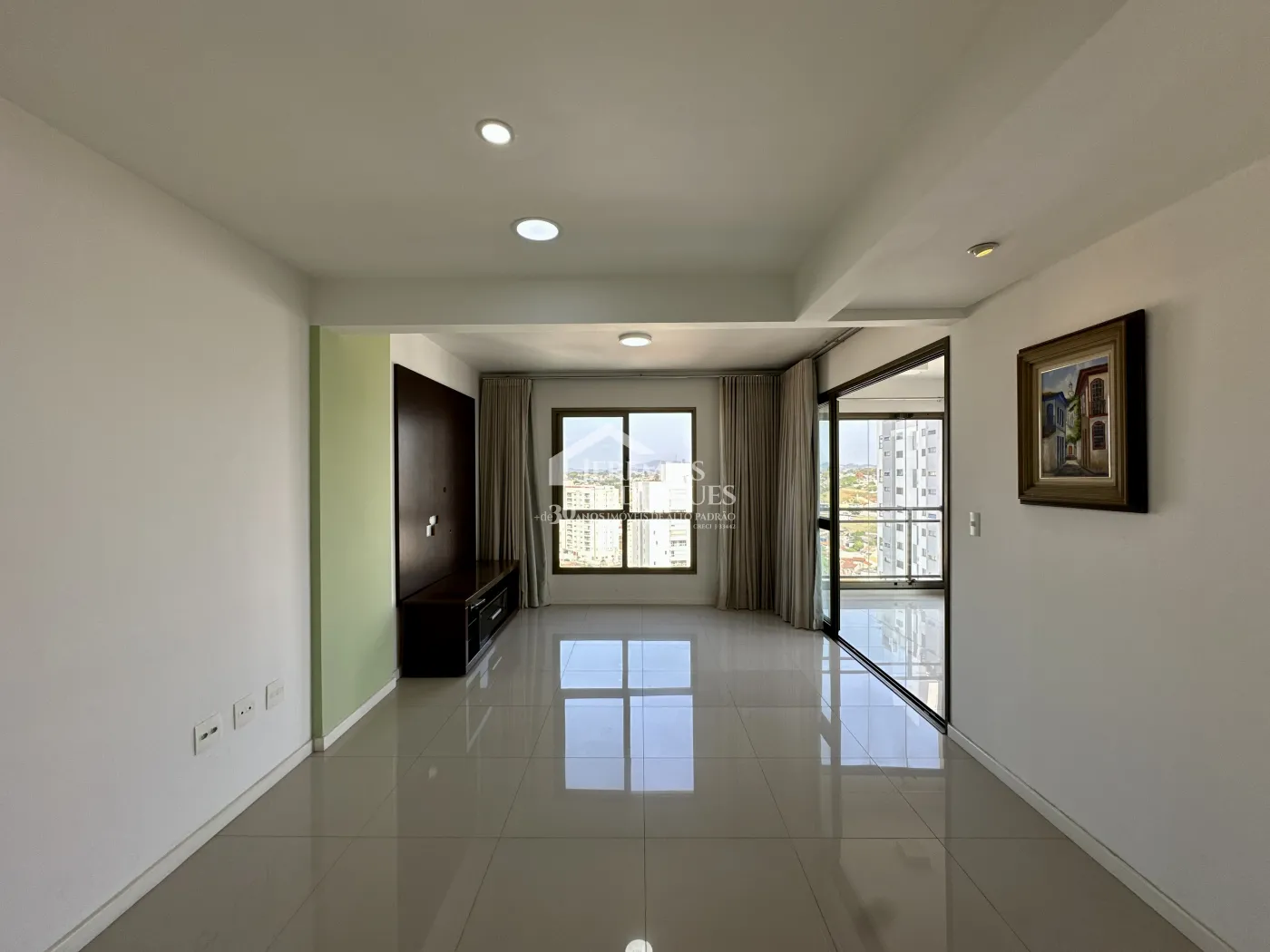 Apartamento com 3 dormitórios, 125 m² - Edifício Jabuticabeiras - Taubaté/SP.