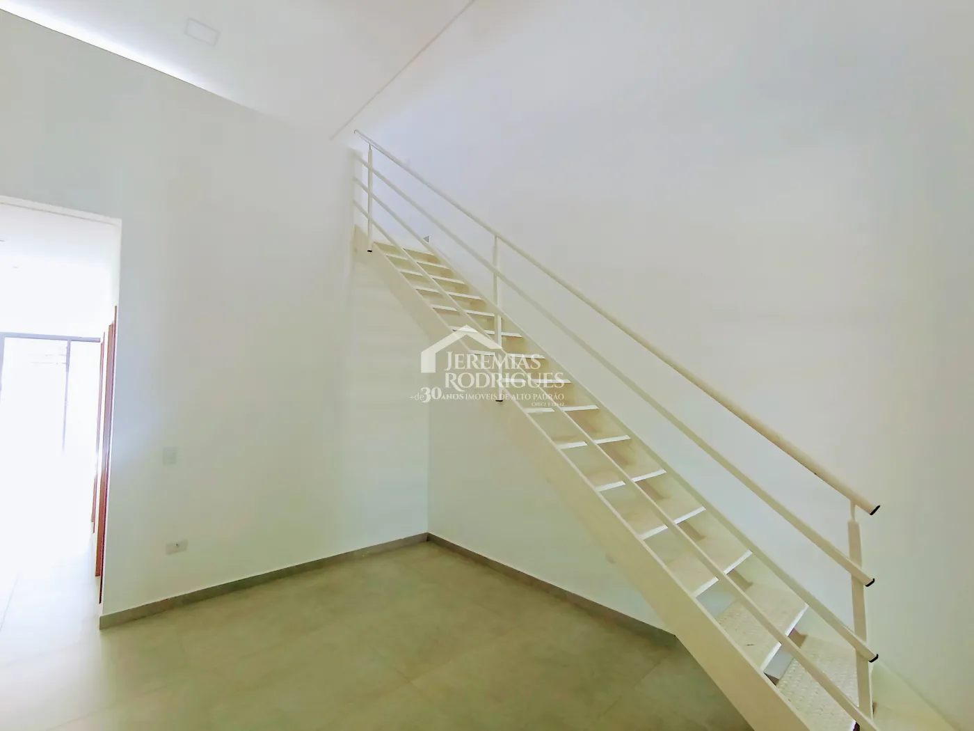 Casa à venda com 3 suítes no Condomínio Campos do Conde II em Tremembé/SP.