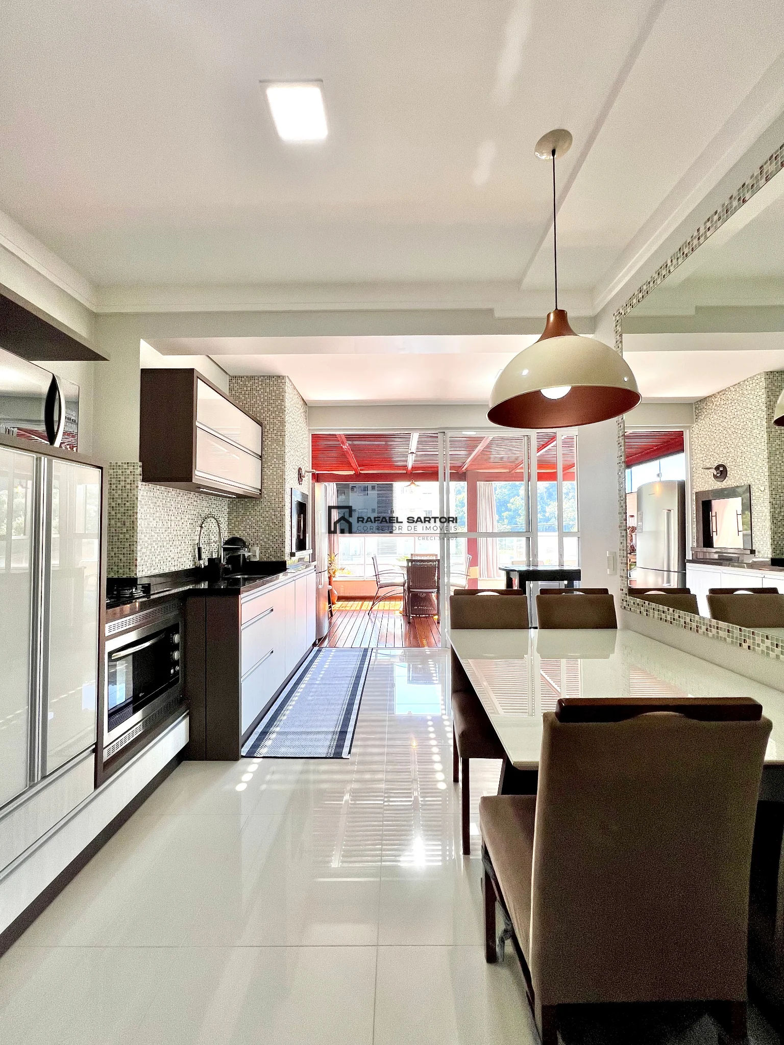 APARTAMENTO COM DECK PRIVATIVO