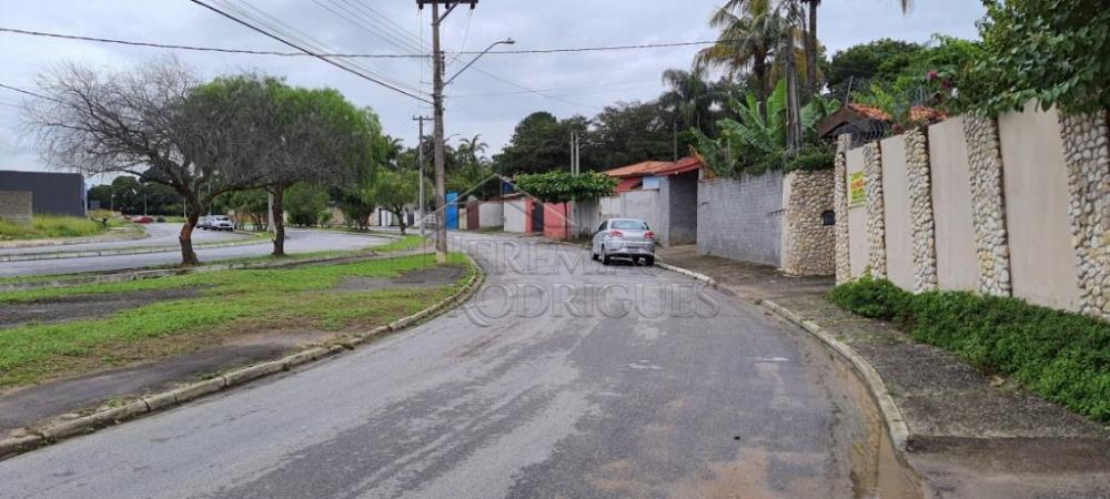 Chácara à venda com com 3 suítes no bairro Areão em Taubaté/SP. 