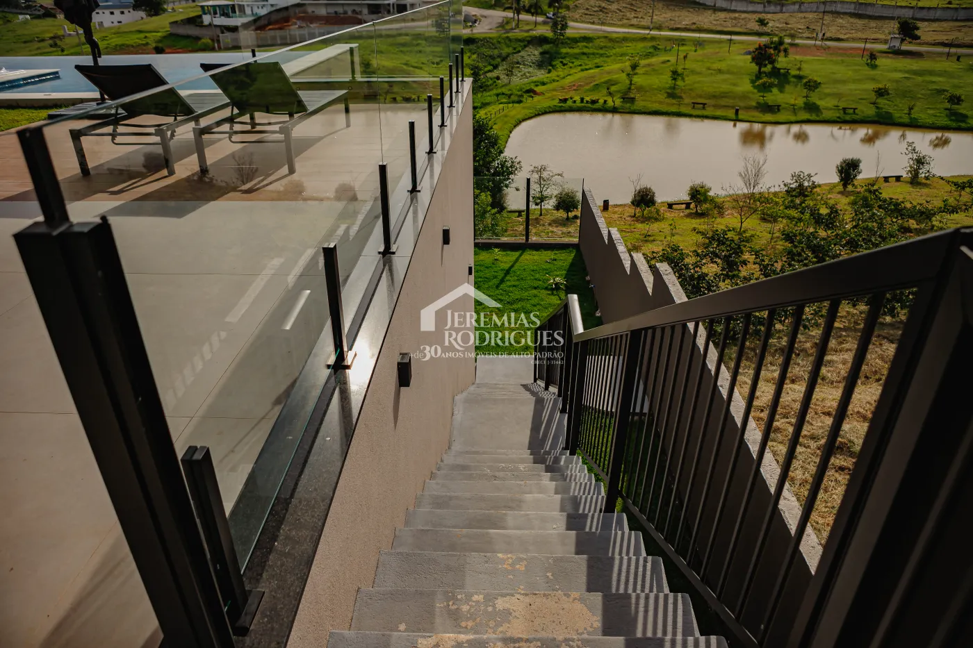 Casa com 3 suítes, 611 m² - Condomínio Village da Serra - Tremembé/SP