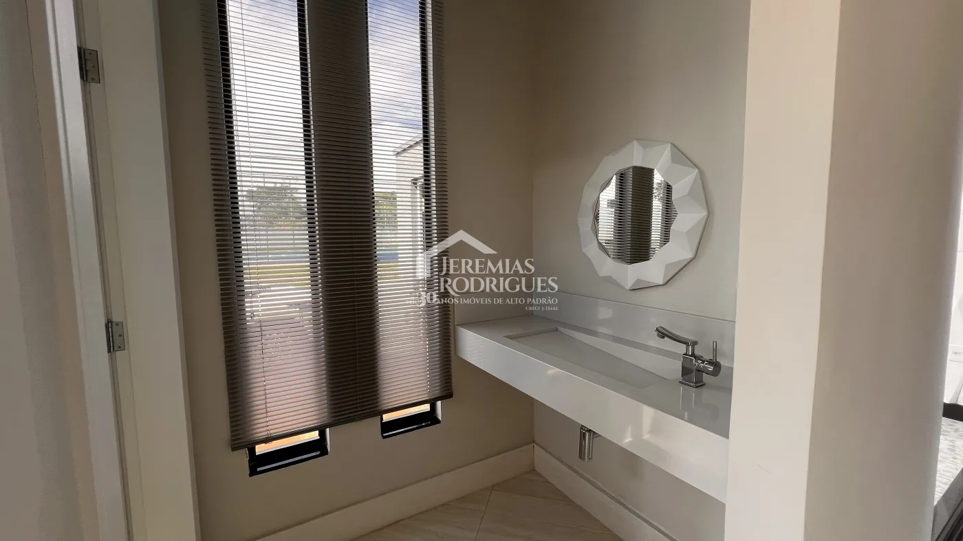 Casa à venda com 3 dormitórios no Condomínio Campos do Conde II em Tremembé/SP.