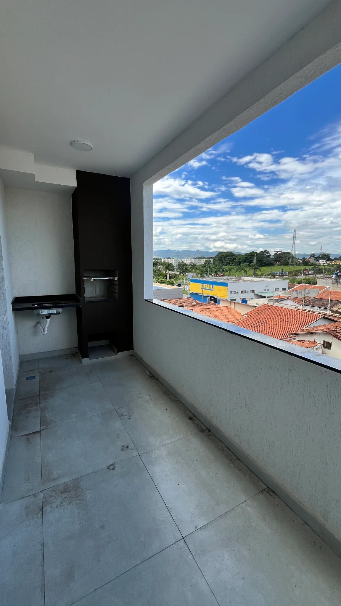 Apartamento no Edifício Santiago em Pindamonhangaba com localização privilegiada