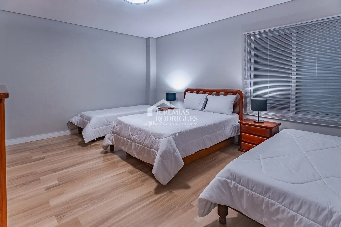 Casa com 4 dormitórios à venda, 330 m² - Parque da Mantiqueira - Santo Antônio do Pinhal/SP