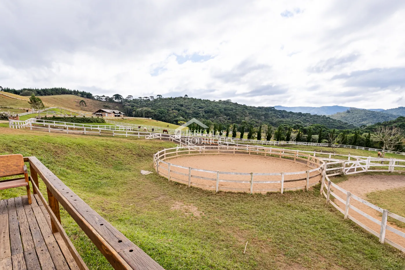 Fazenda com 2.904.000 m² - Sapucaí-Mirim - MG