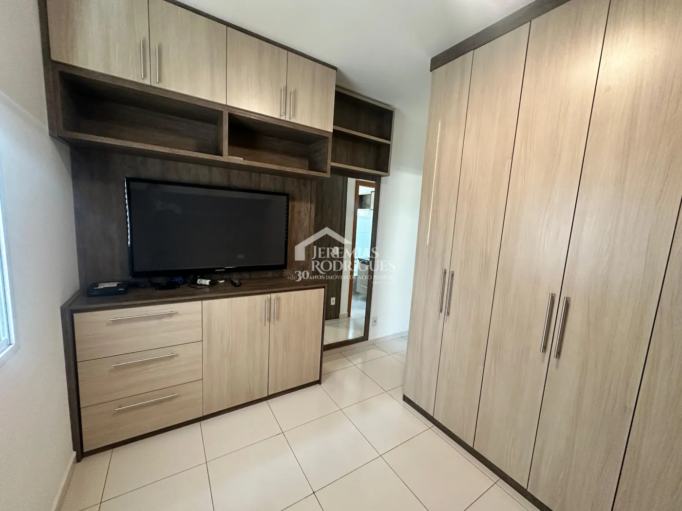 Apartamento para locação com 2 dormitórios, 69 m² - Edifício Embaúba - Pindamonhangaba/SP.
