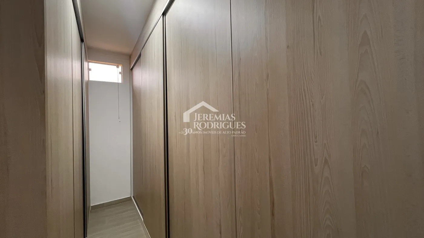 Casa à venda com 3 dormitórios no Condomínio Residencial Tecoara em Taubaté/SP.