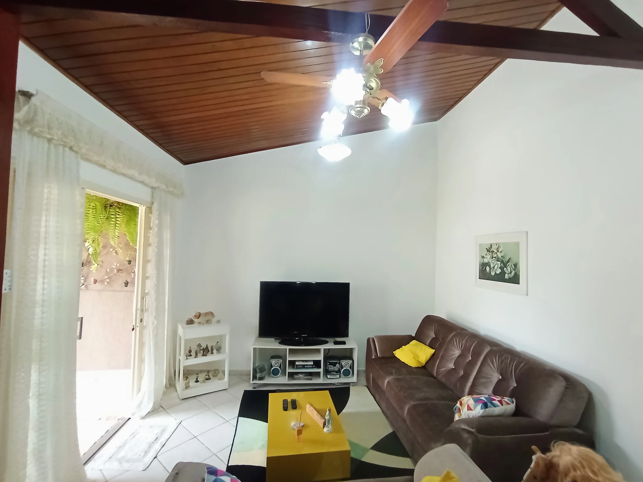 Casa à venda com 4 dormitórios no Residencial Doutor Lessa em Pindamonhangaba/SP. 
