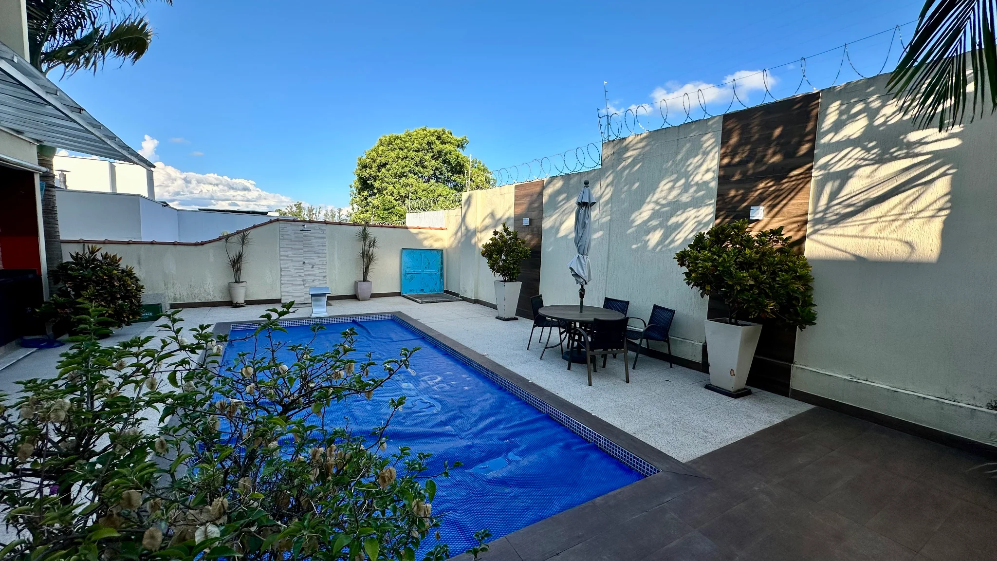 Casa para venda e locação no Condomínio Reserva dos Lagos em Pindamonhangaba/SP. 