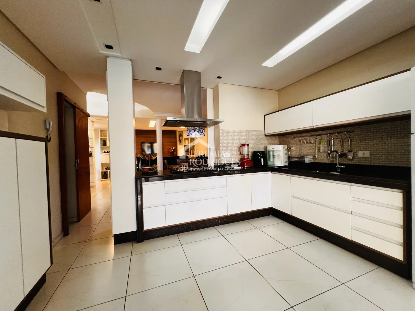 Casa com 4 dormitórios, 394 m² - Alto São Pedro - Taubaté/SP.