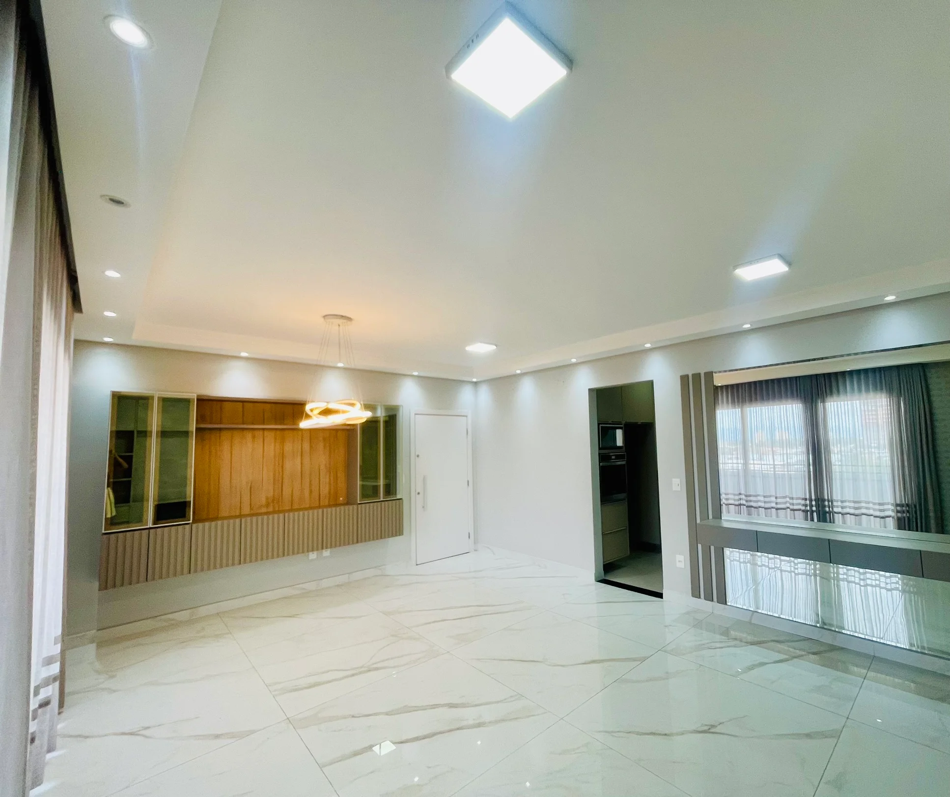 Apartamento à venda com 3 suítes no Condomínio Gran Terrace em Taubaté/SP. 