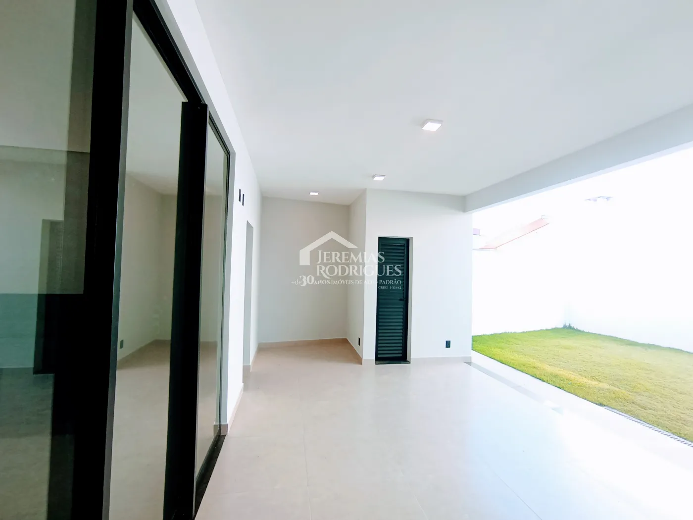 Casa para venda e locação com 3 dormitórios no Condomínio Campos do Conde II - Chambord em Tremembé/SP