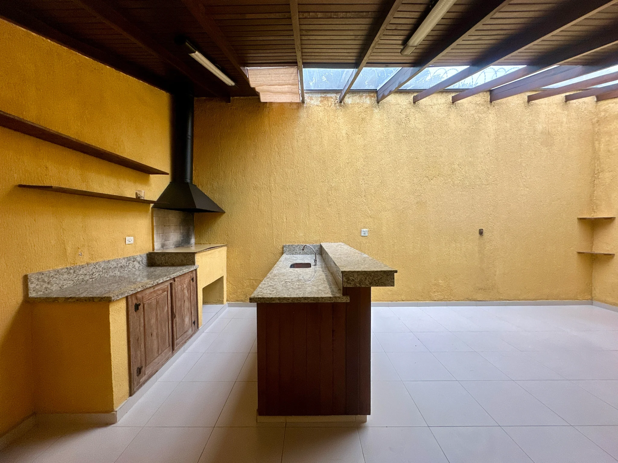 Casa com 3 dormitórios disponível para locação no Condomínio Bosque dos Pássaros em Tremembé/SP