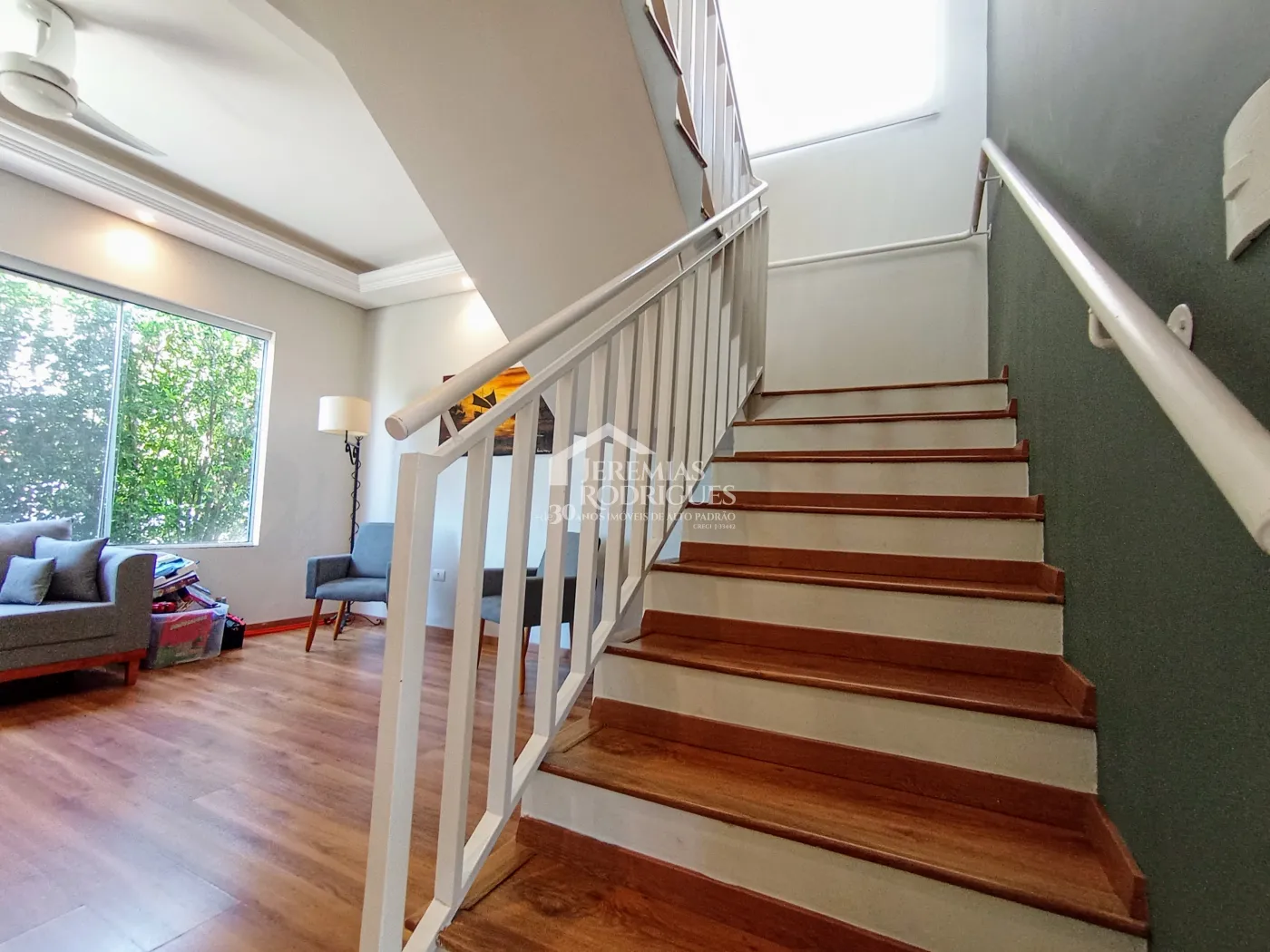 Casa à venda com 3 suítes no Condomínio Reserva dos Lagos em Pindamonhangaba/SP.