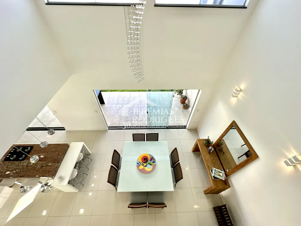 Casa mobiliada para locação no Condomínio Campos do Conde I em Tremembé/SP. 