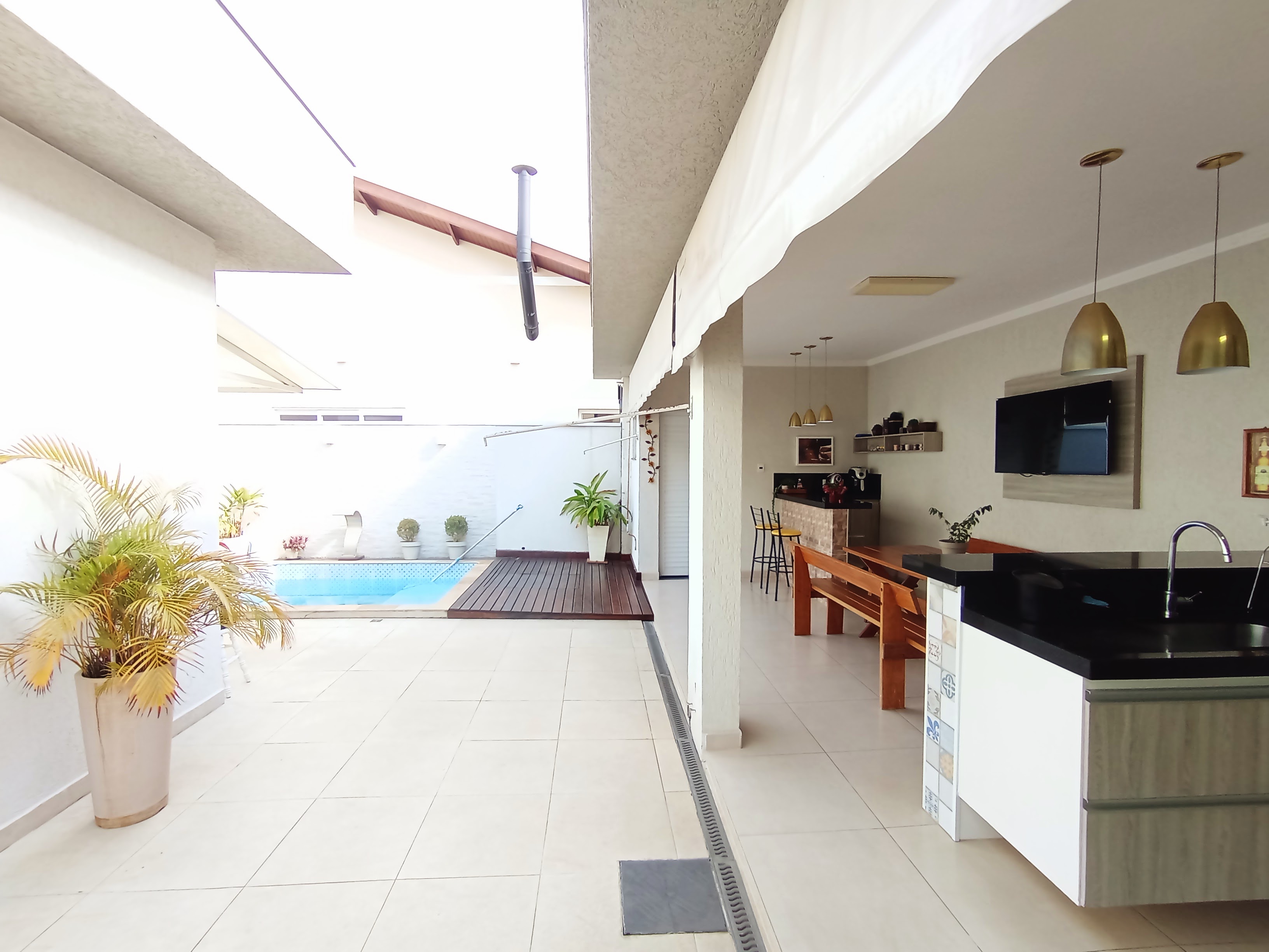 Casa à venda com 2 dormitórios no Condomínio Verdes Vales em Taubaté/SP.