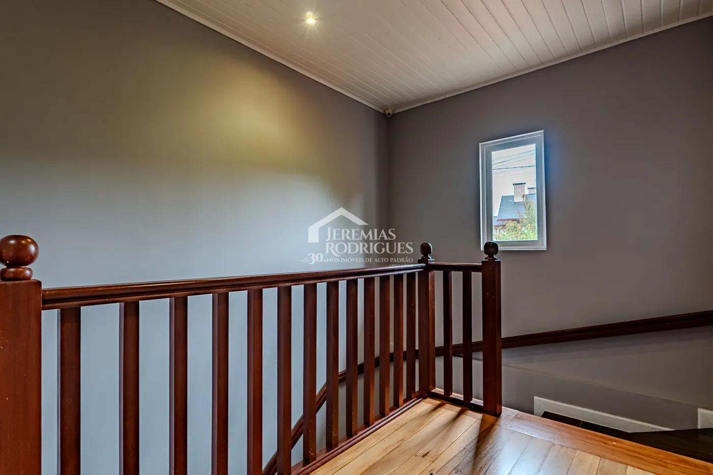Casa à venda por R$ 4.400.000,00 - Campos do Jordão/SP