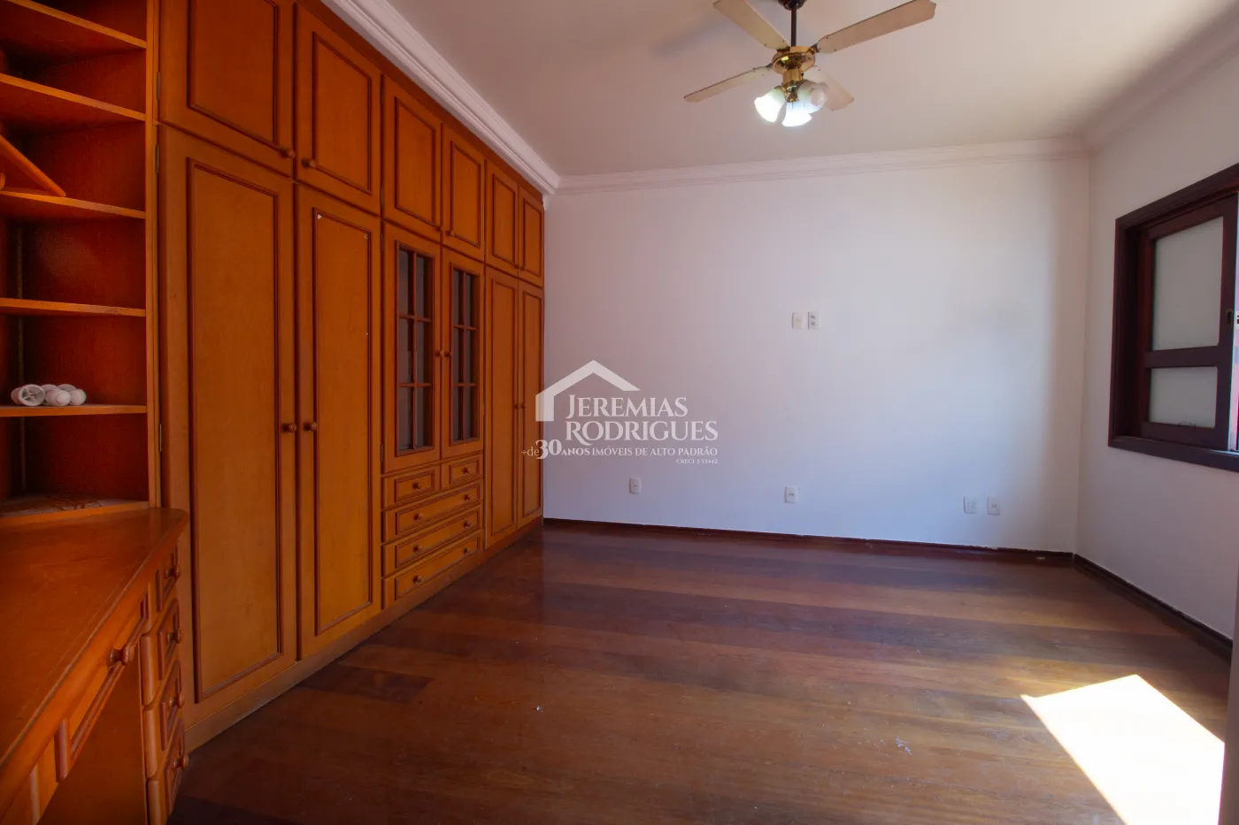 Casa com 4 suítes, 576 m² - Condomínio Village Paineiras - Pindamonhangaba/SP