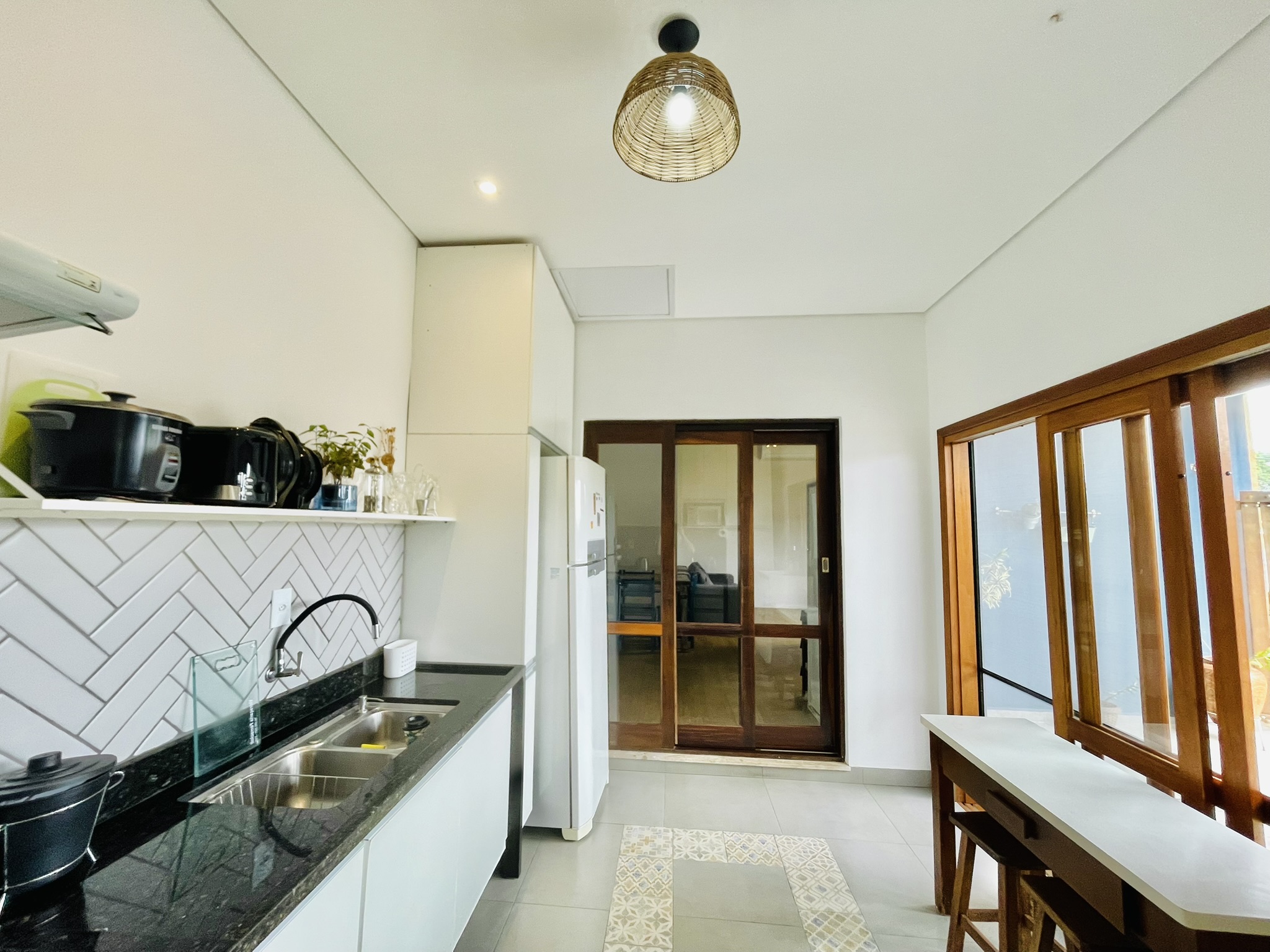 Casa para venda e locação com 4 dormitórios no Condomínio Parque dos Pássaros em Tremembé/SP.  