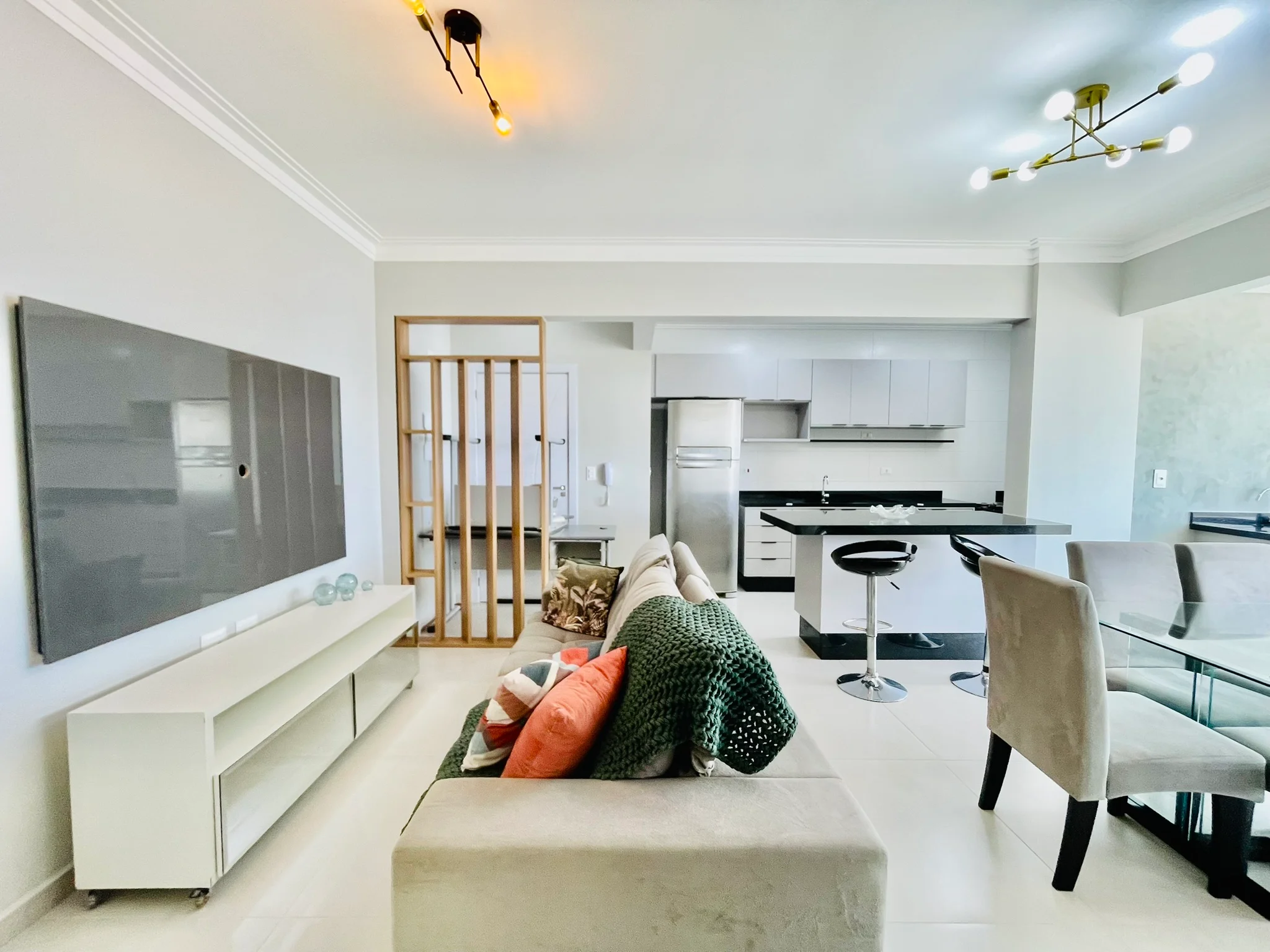 Apartamento para venda e locação, 101 m² no Condomínio Lume Residence em Taubaté/SP. 