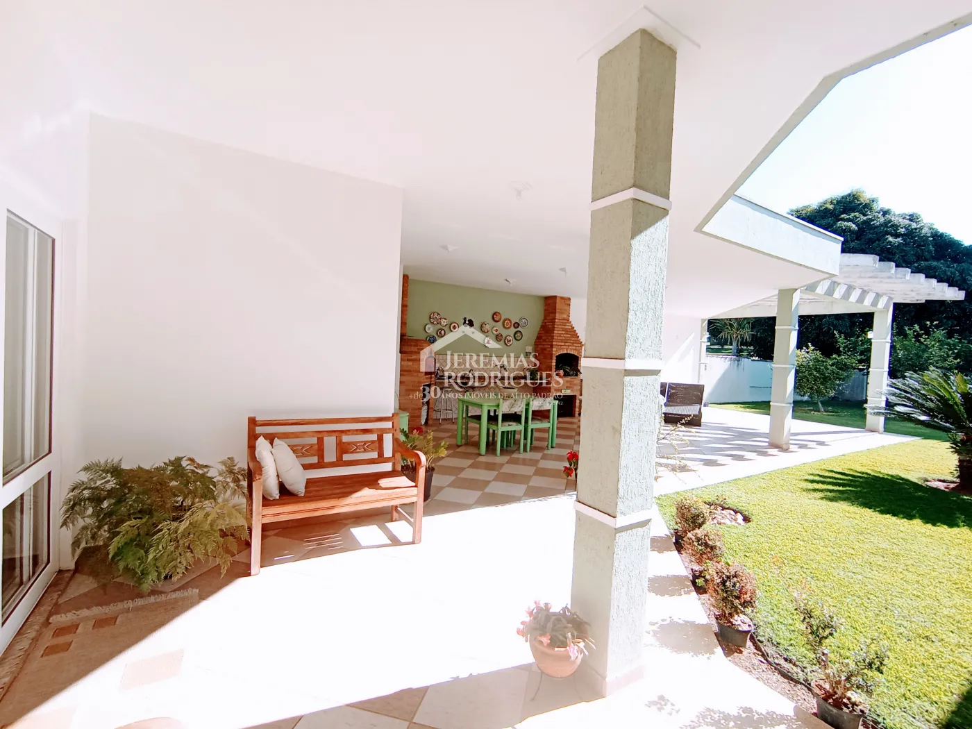 Casa à venda com 4 dormitórios no Condomínio Village Paineiras em Pindamonhangaba/SP