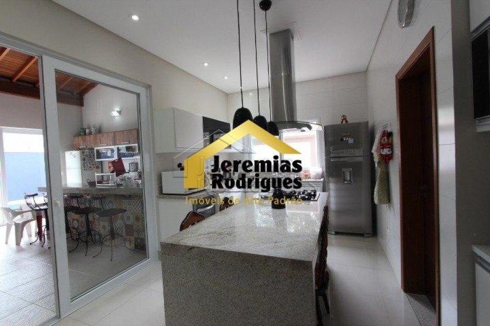 Casa à venda com 3 dormitórios no Condomínio San Marco em Taubaté/SP