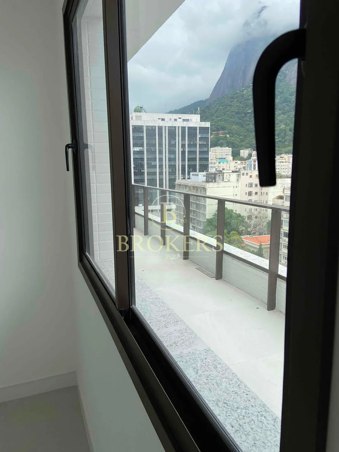 Apartamento à venda Rua Conde de Irajá - Botafogo. Varanda, 3 quartos, sendo 3 suítes. 2 vagas na e — foto 3