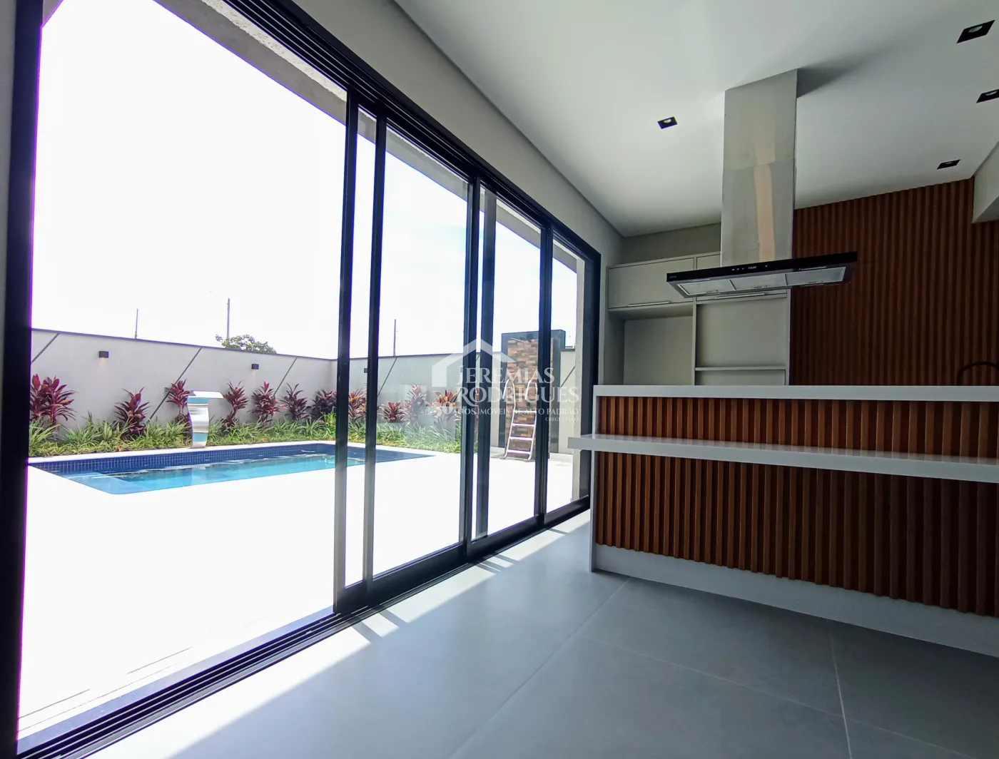 Casa para venda com 4 dormitórios no Condomínio Village Splendore em Pindamonhangaba/SP