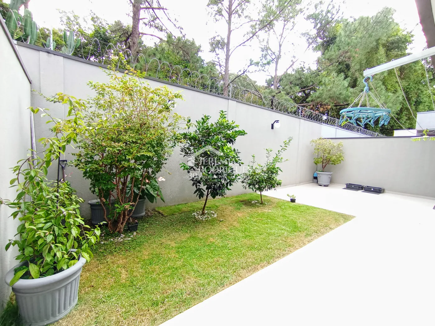 Casa à venda com 3 dormitórios no Condomínio Morada do Visconde em Tremembé/SP.