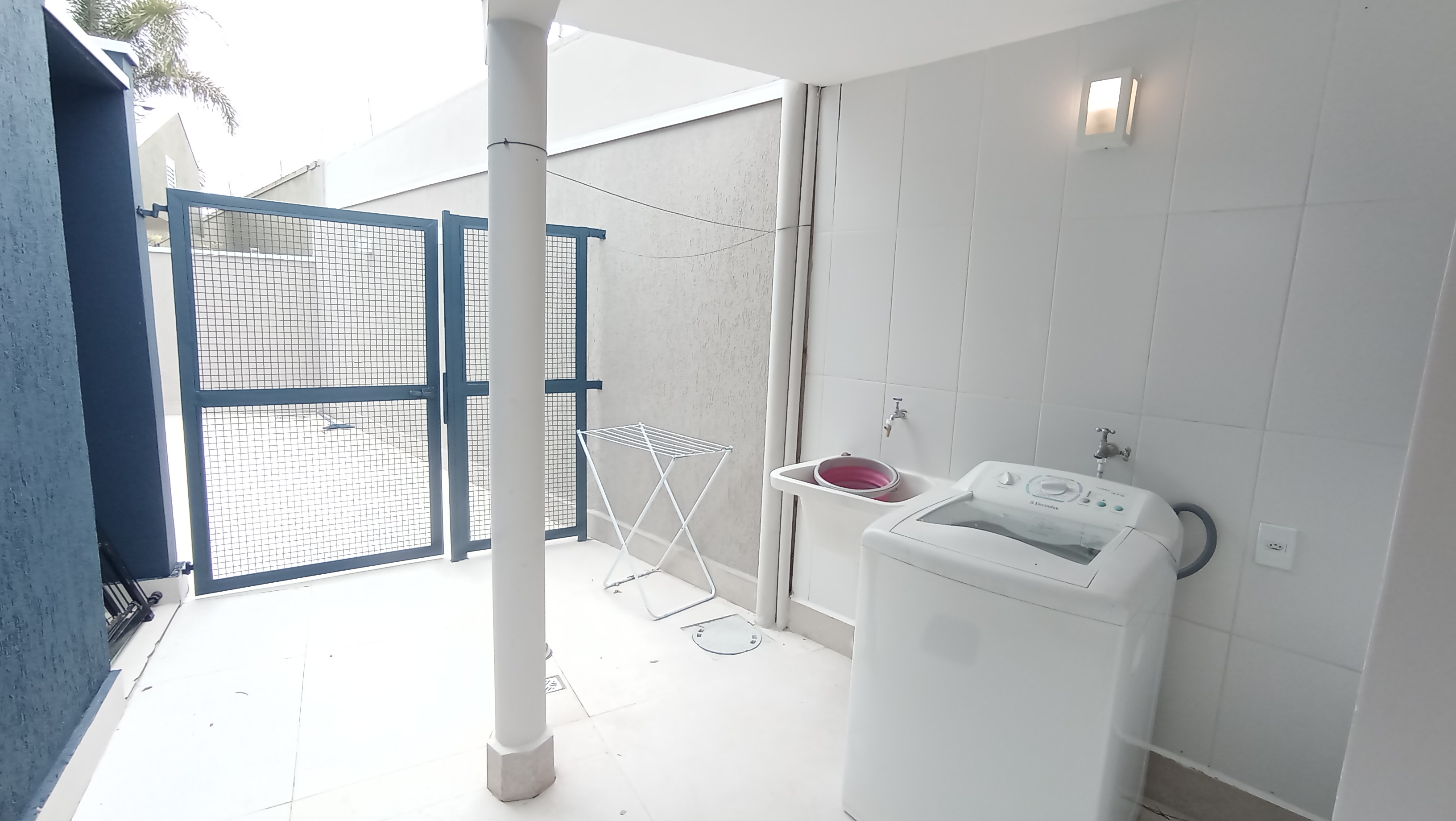 Casa à venda com 3 dormitórios no Condomínio Portal do Sol em Tremembé/SP.