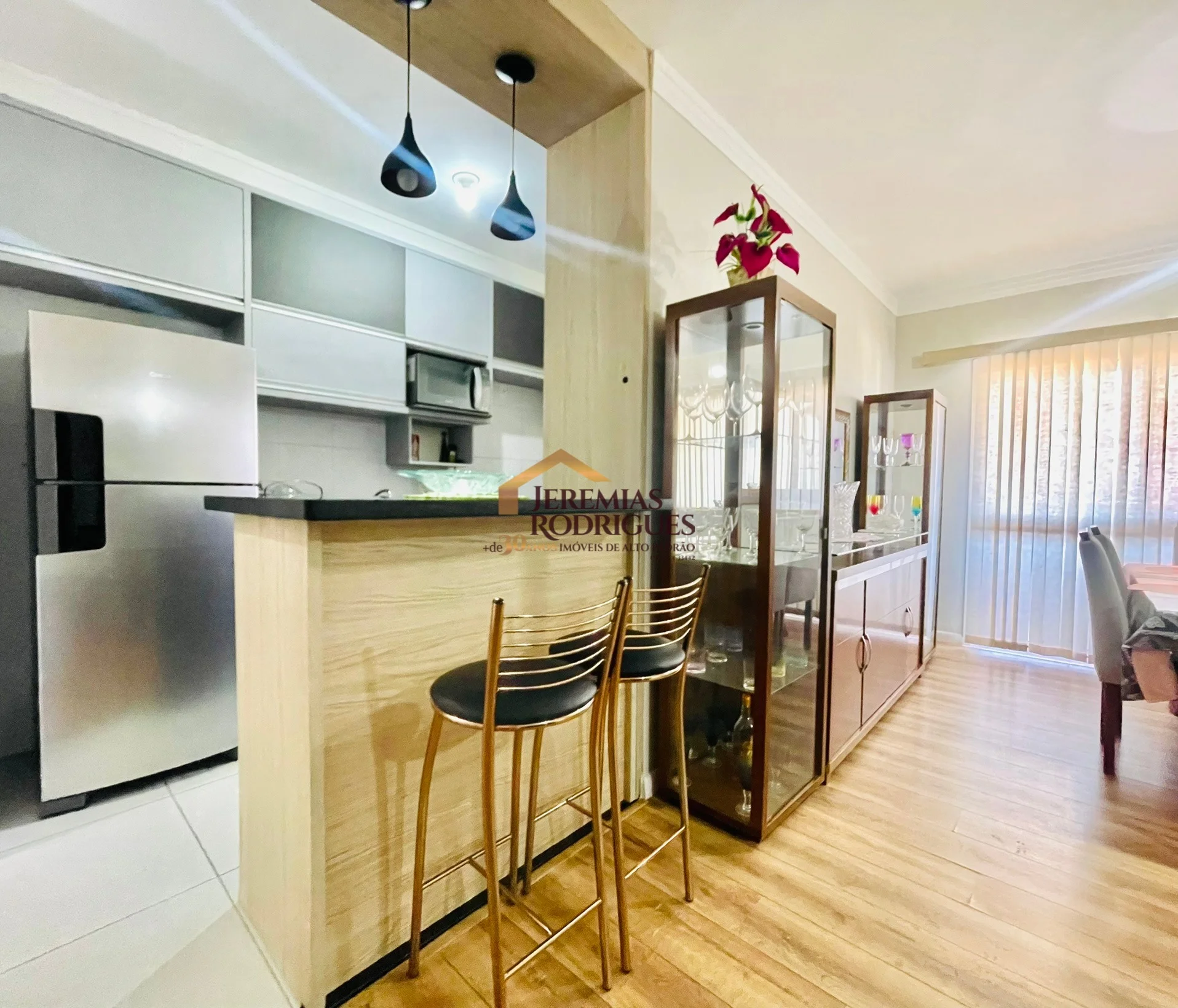 Apartamento à venda no Edifício Maison em Taubaté/ SP.