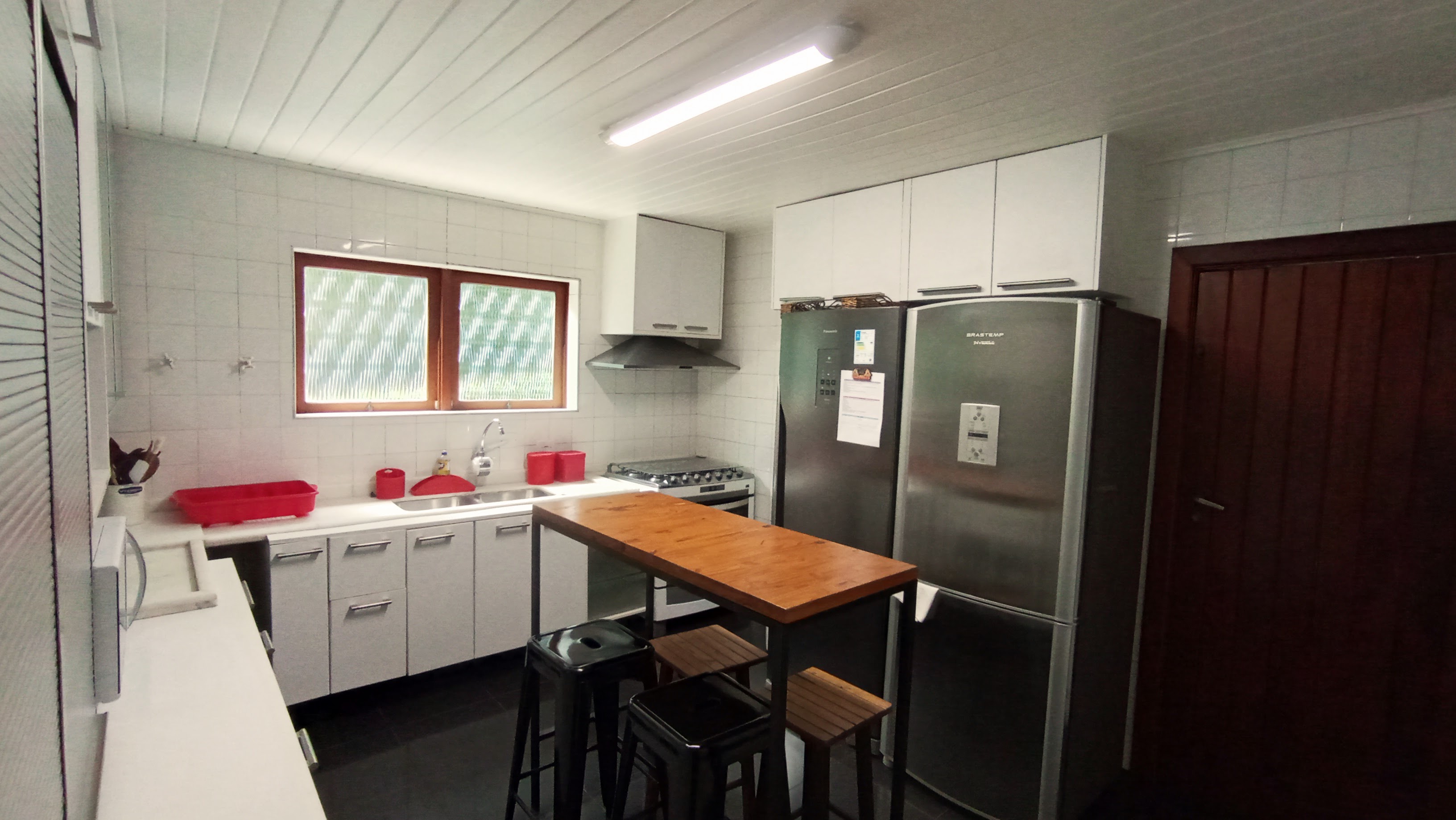Casa à venda com 5 dormitórios no Capivari em Campos do Jordão/SP.