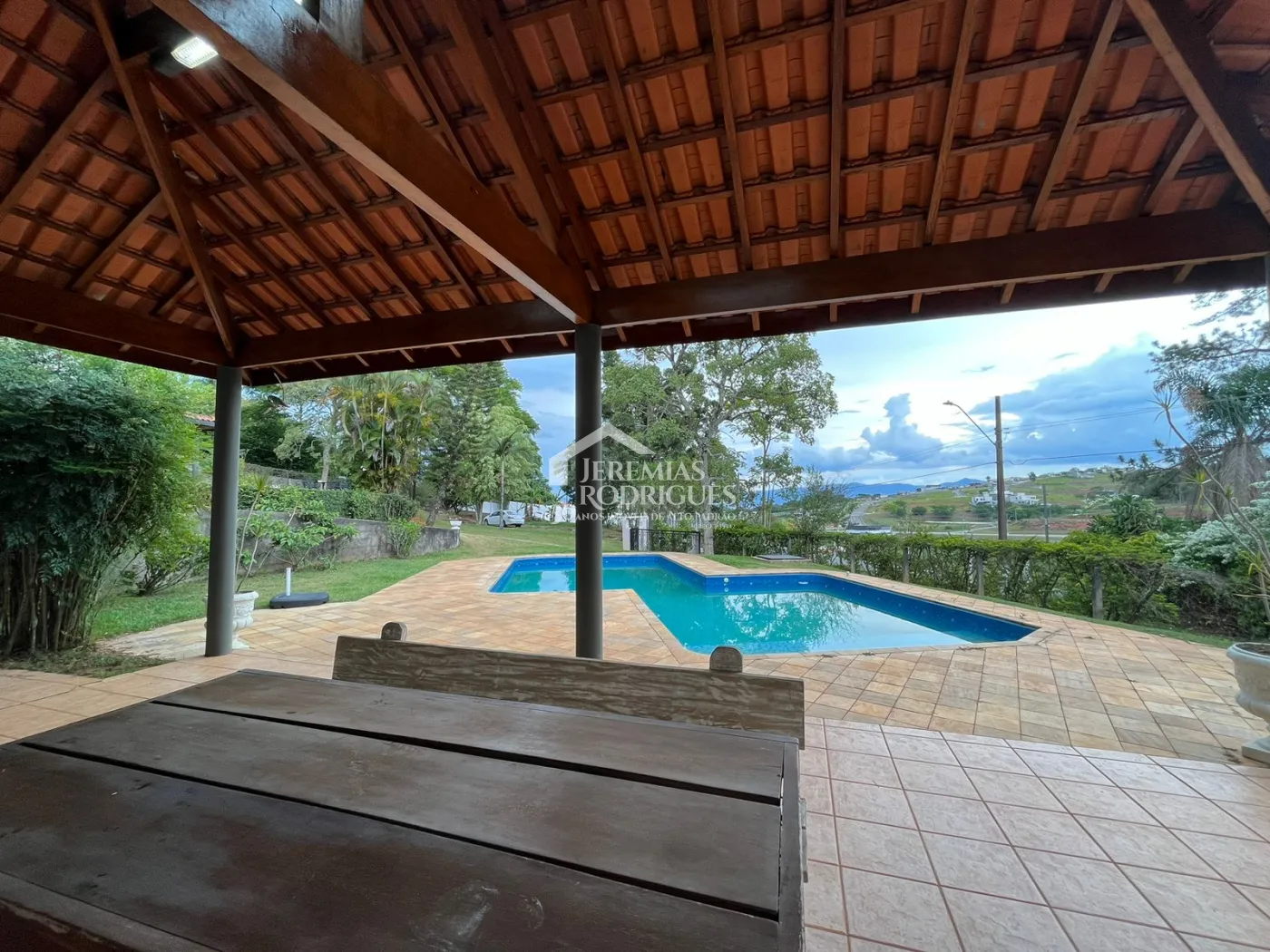 Casa com 4 dormitórios, 421 m² - Condomínio Chácaras Cataguá - Taubaté/SP.